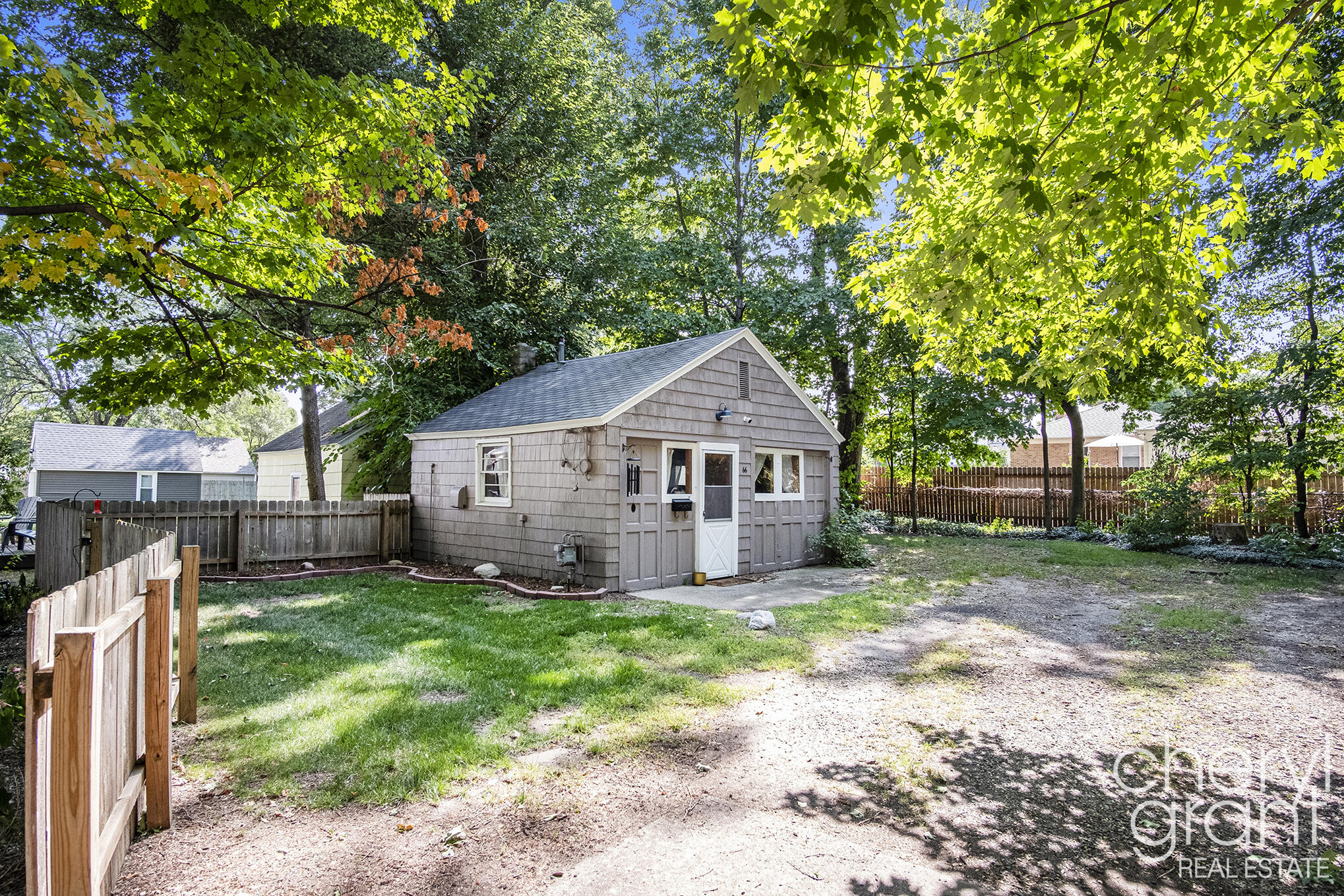 100 Colrain Street SW