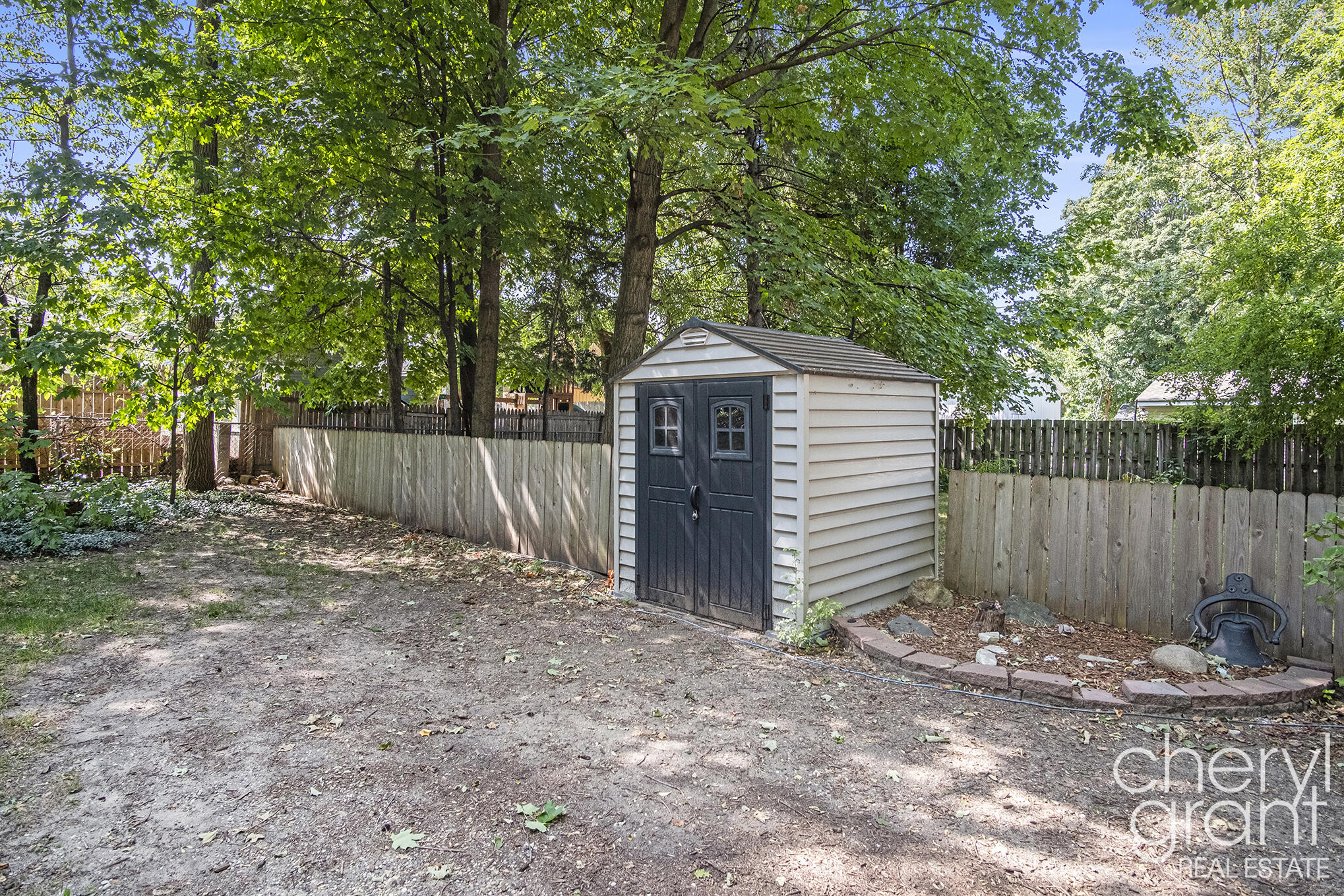 100 Colrain Street SW