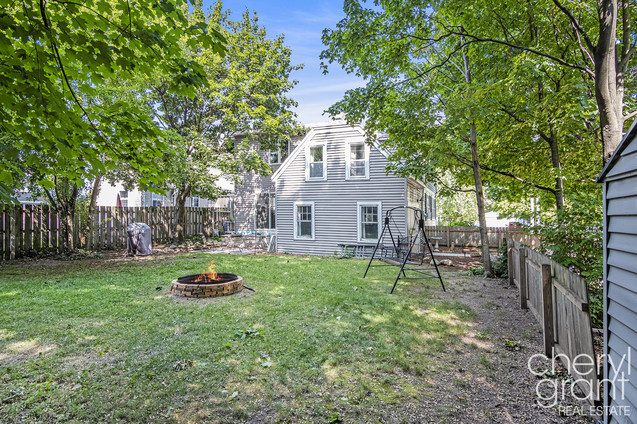 100 Colrain Street SW