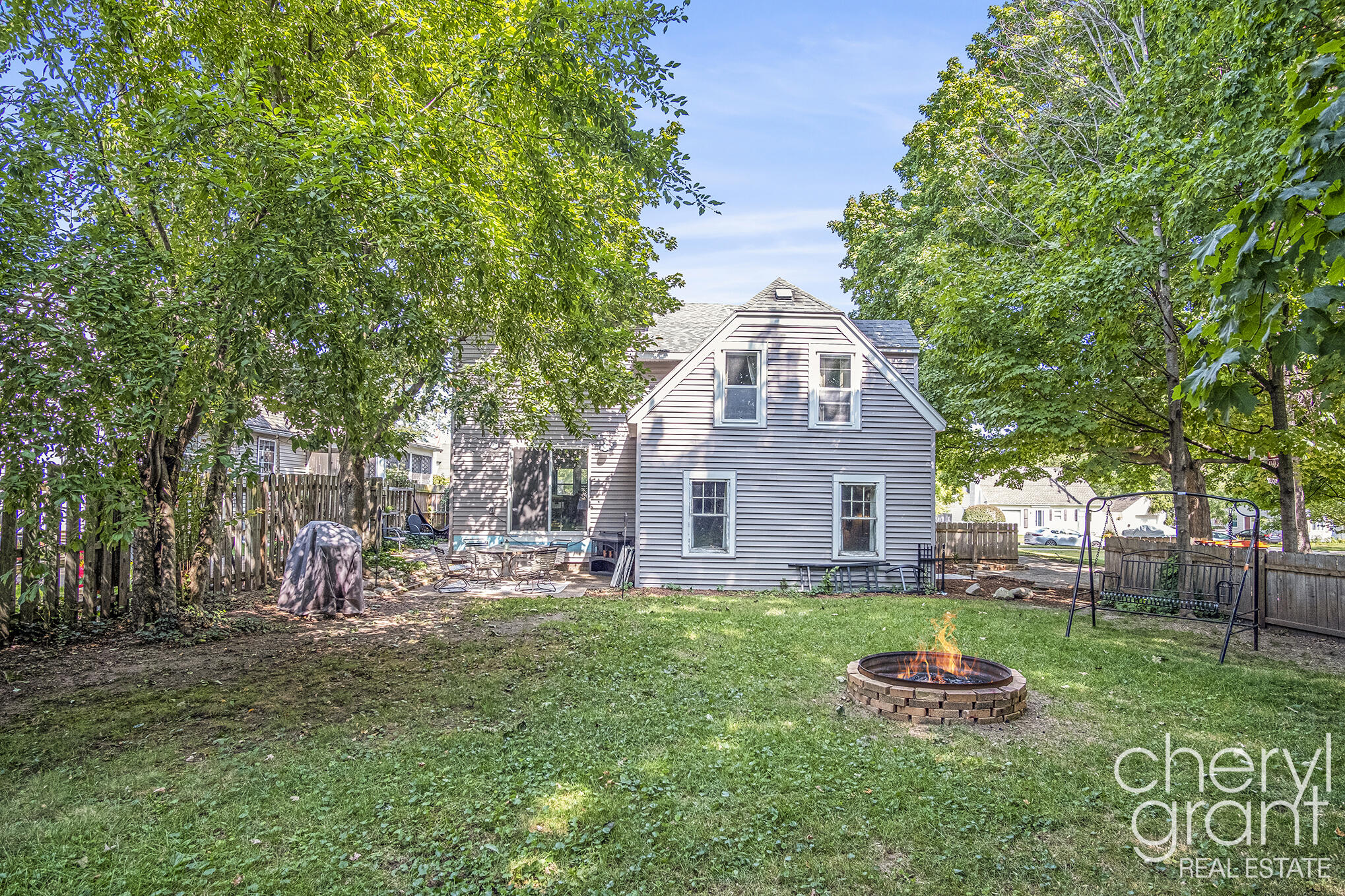 100 Colrain Street SW