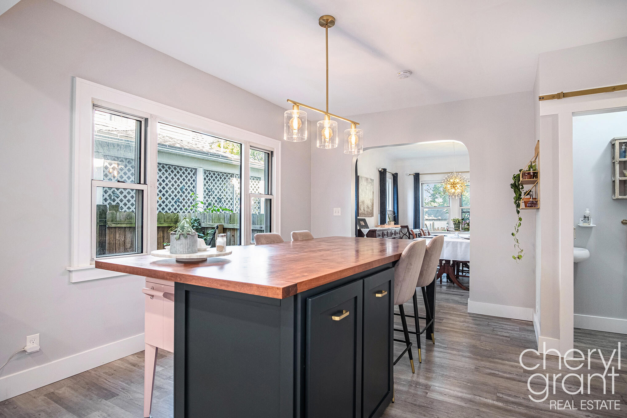 100 Colrain Street SW