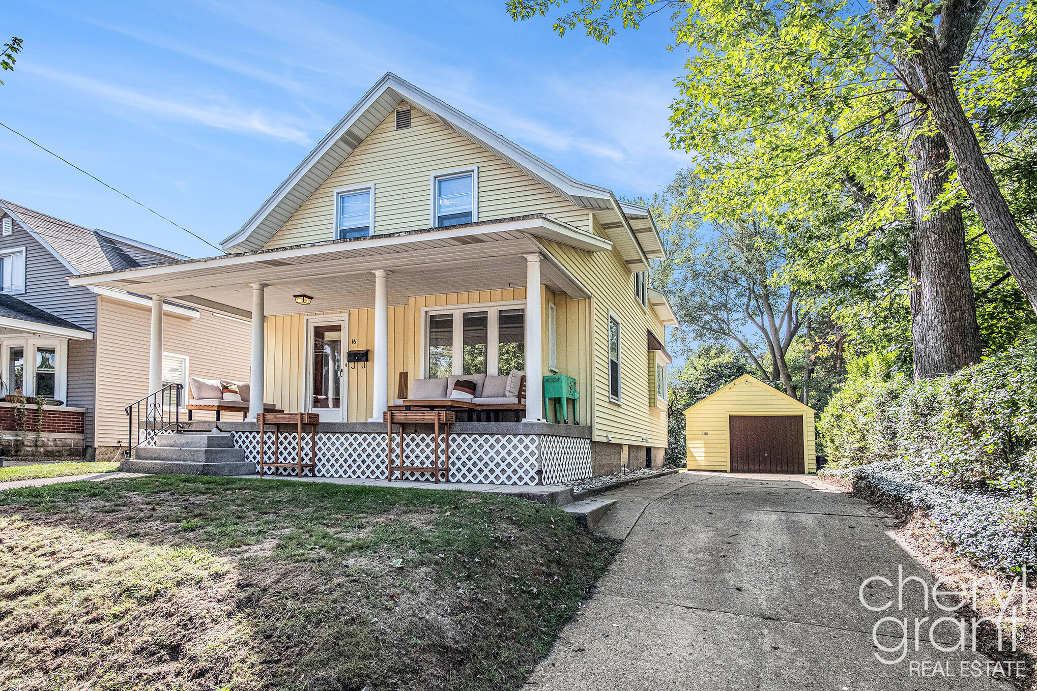 16 Graceland Street NE