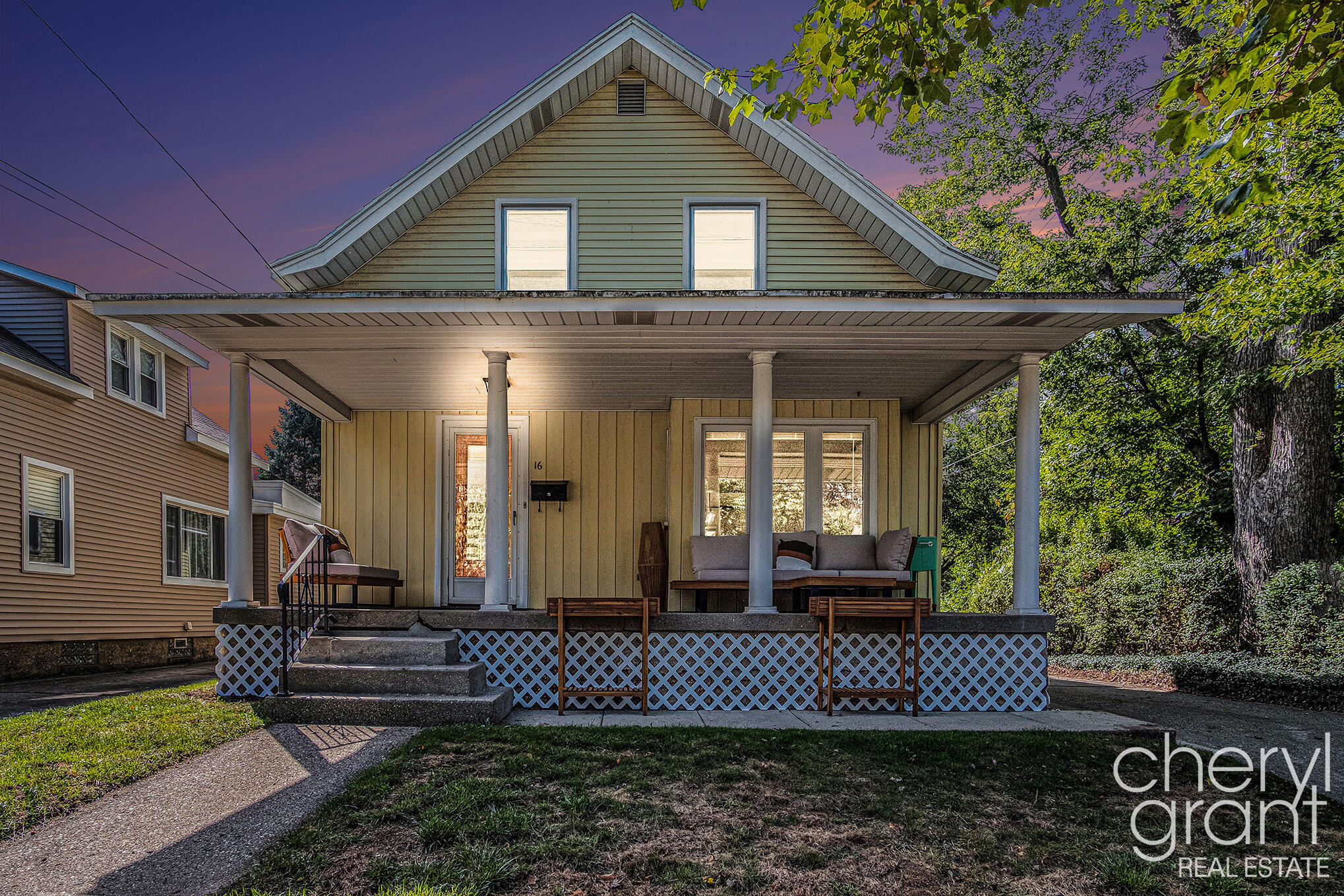 16 Graceland Street NE