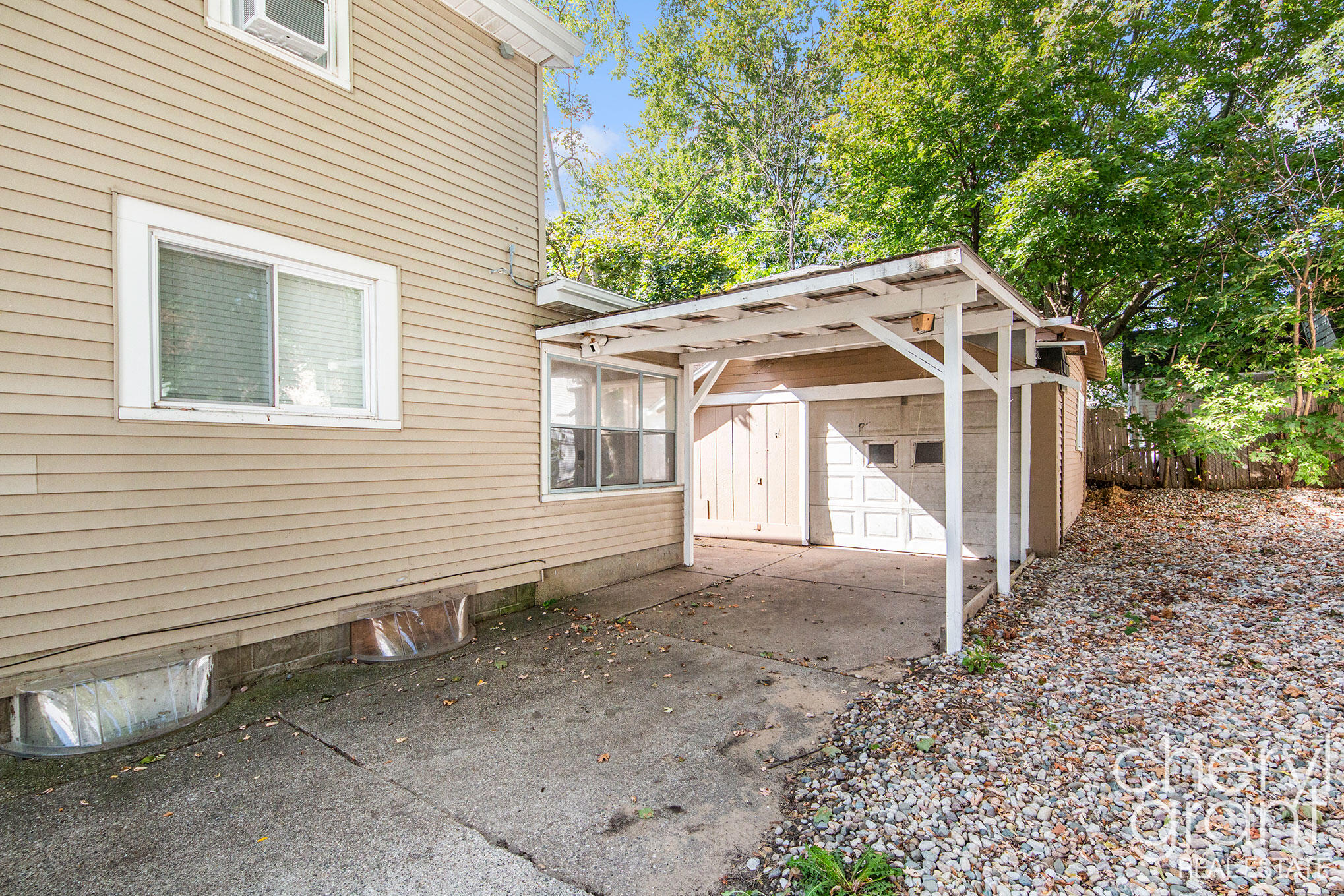 1411 Union Avenue NE