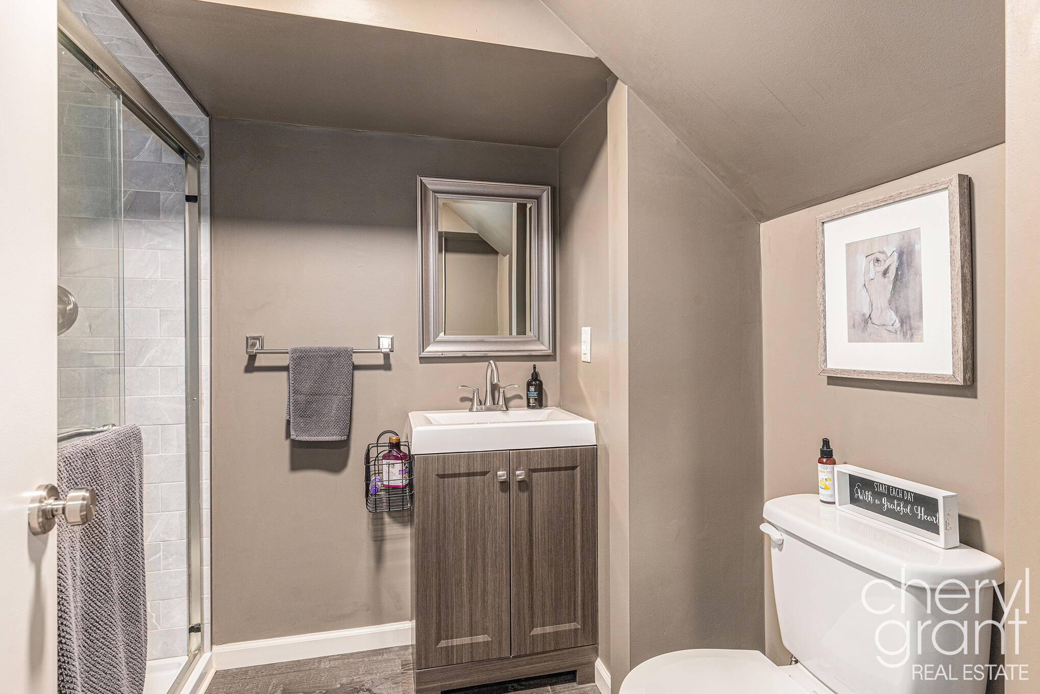 3258 Sunnyhill Street NE