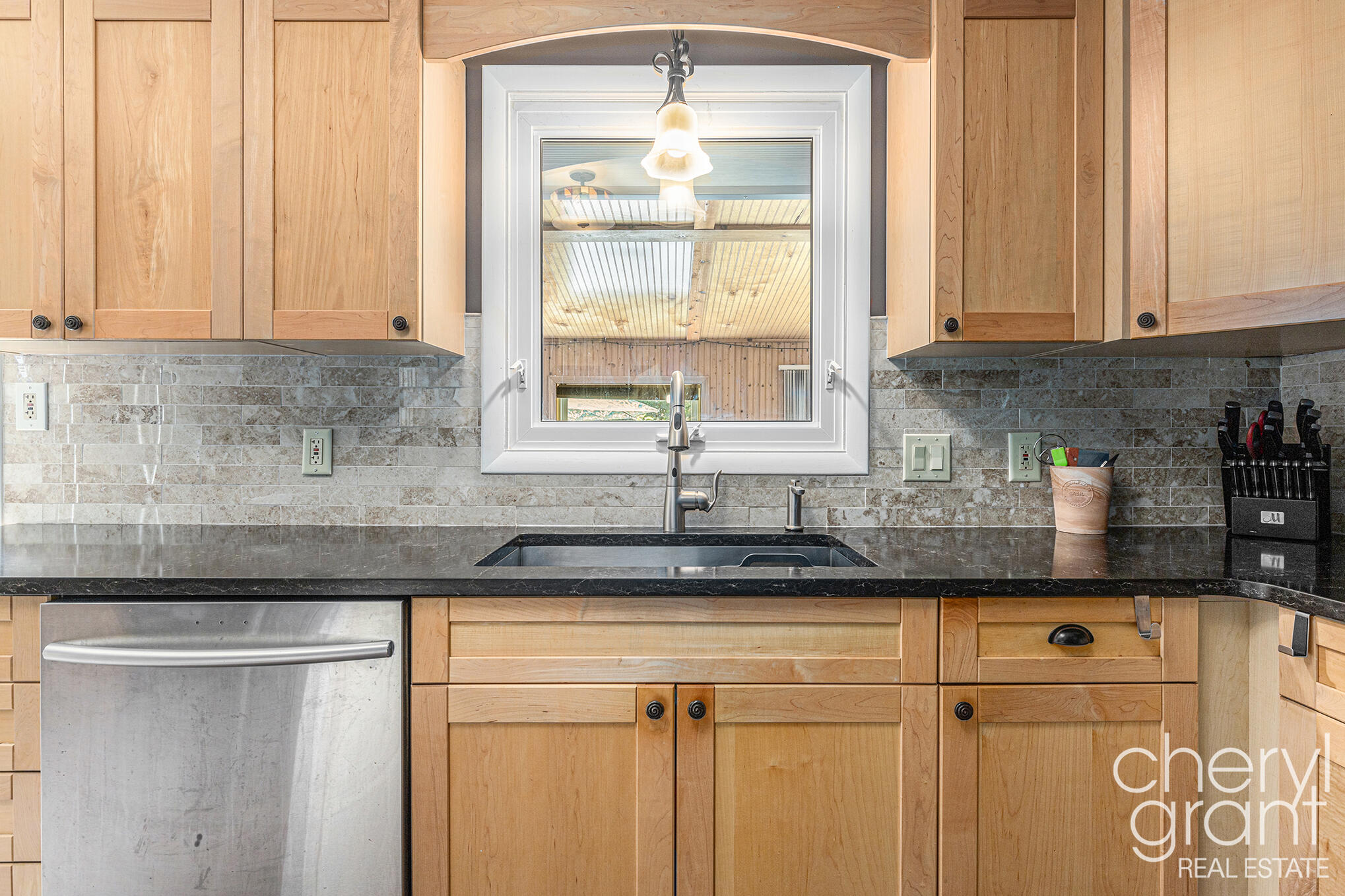 3258 Sunnyhill Street NE