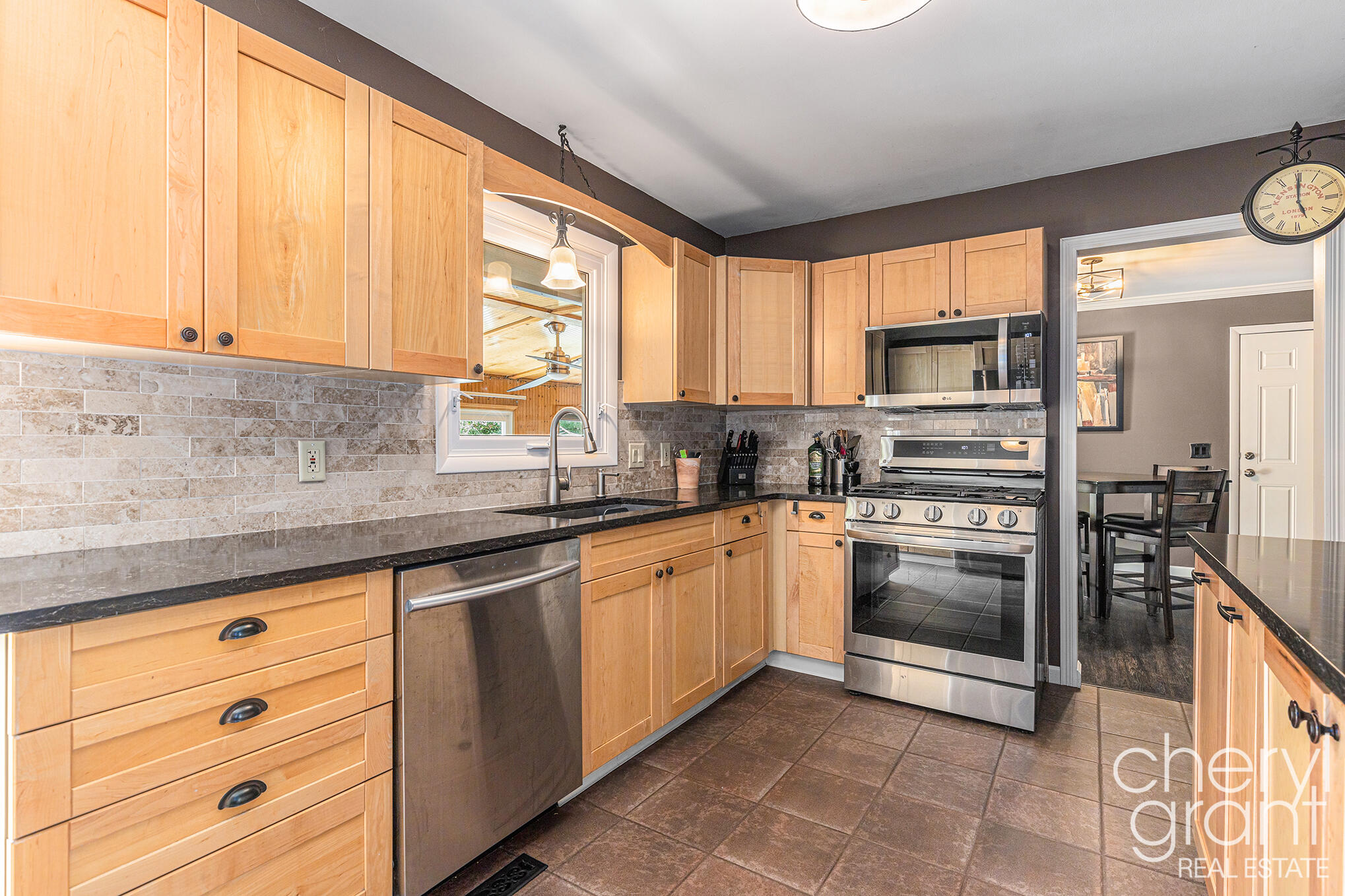 3258 Sunnyhill Street NE