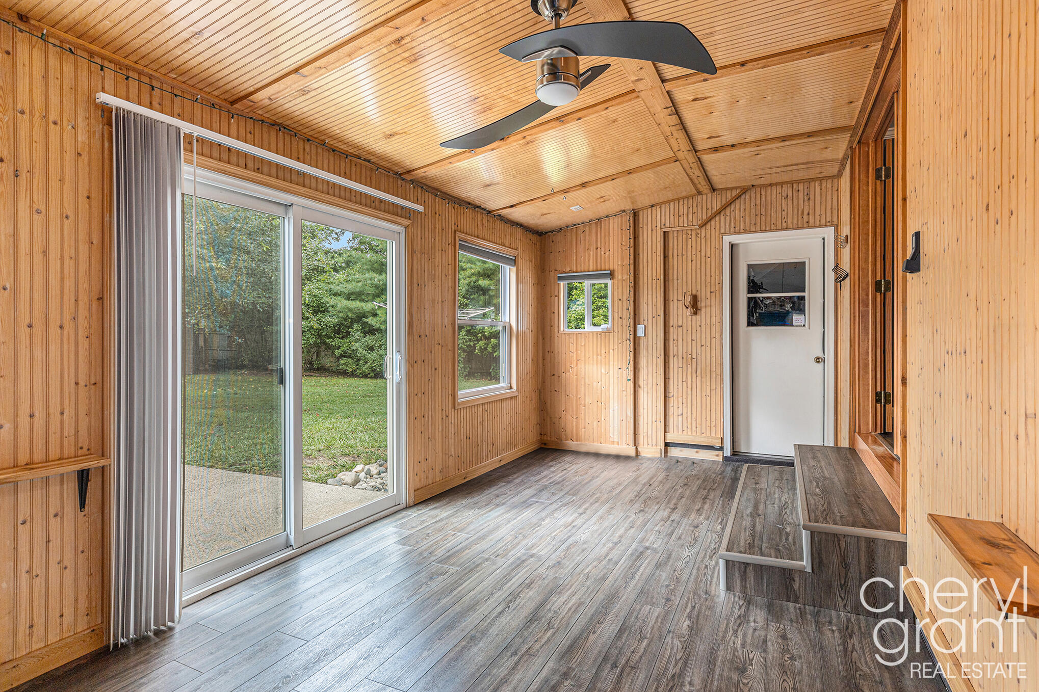 3258 Sunnyhill Street NE