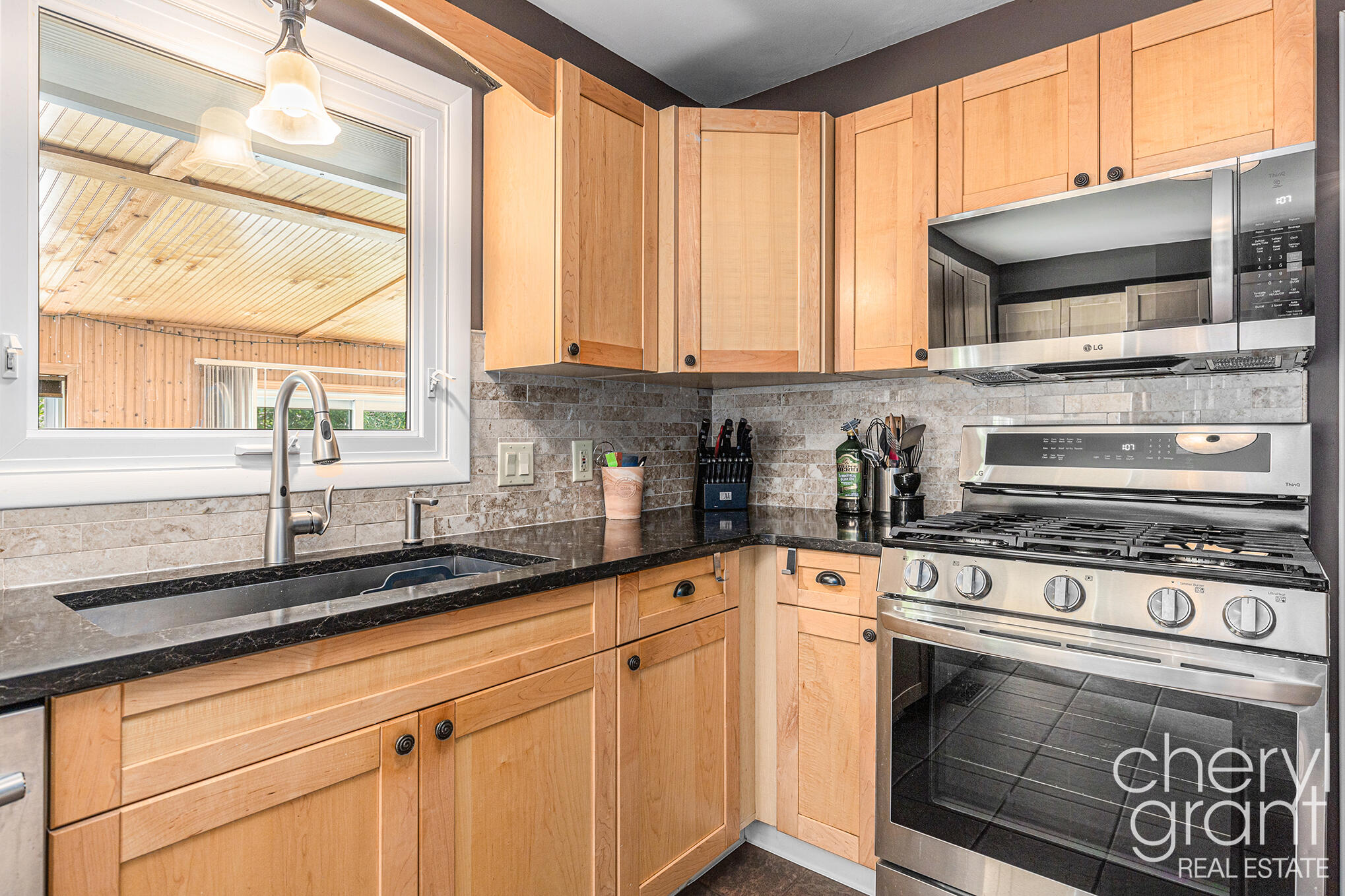 3258 Sunnyhill Street NE