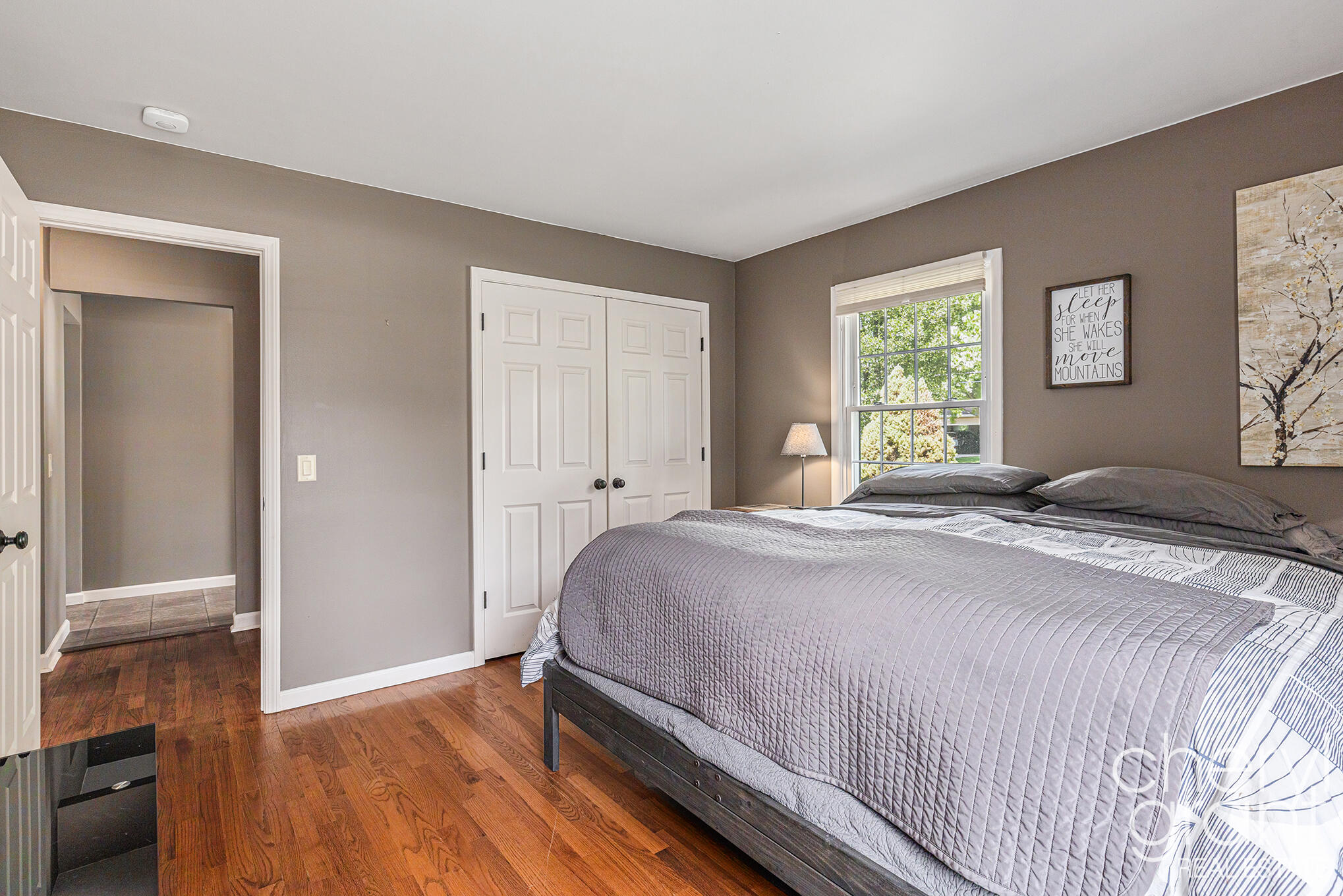 3258 Sunnyhill Street NE