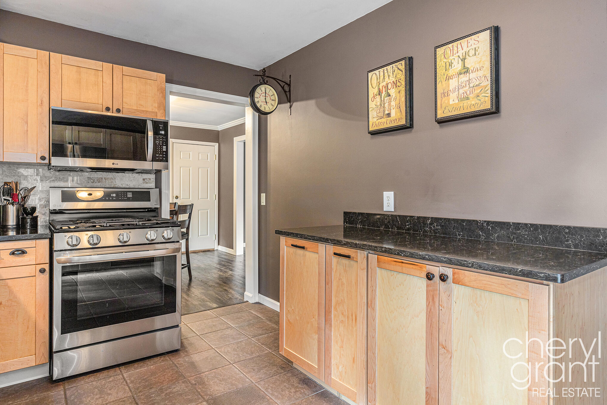 3258 Sunnyhill Street NE