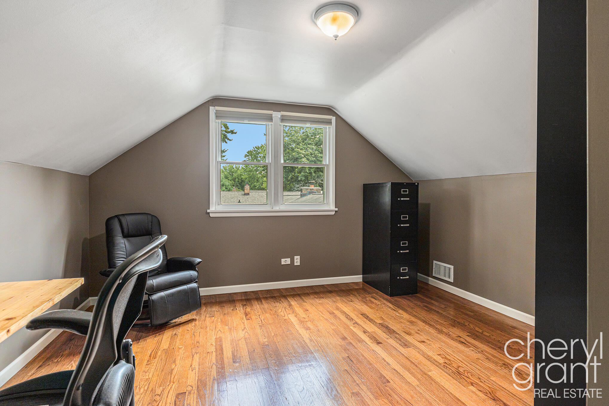 3258 Sunnyhill Street NE