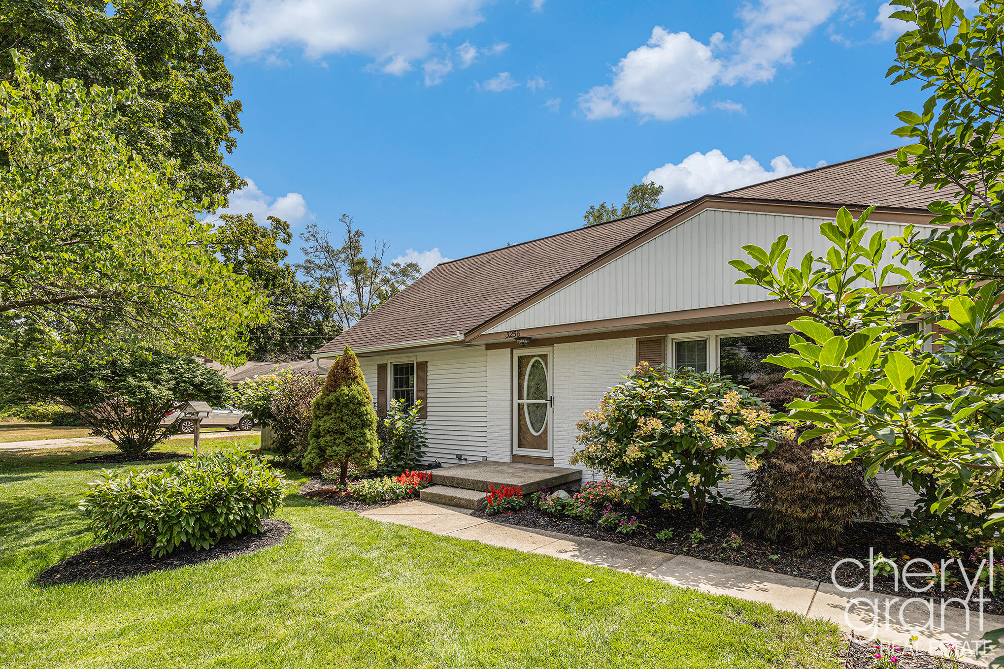 3258 Sunnyhill Street NE