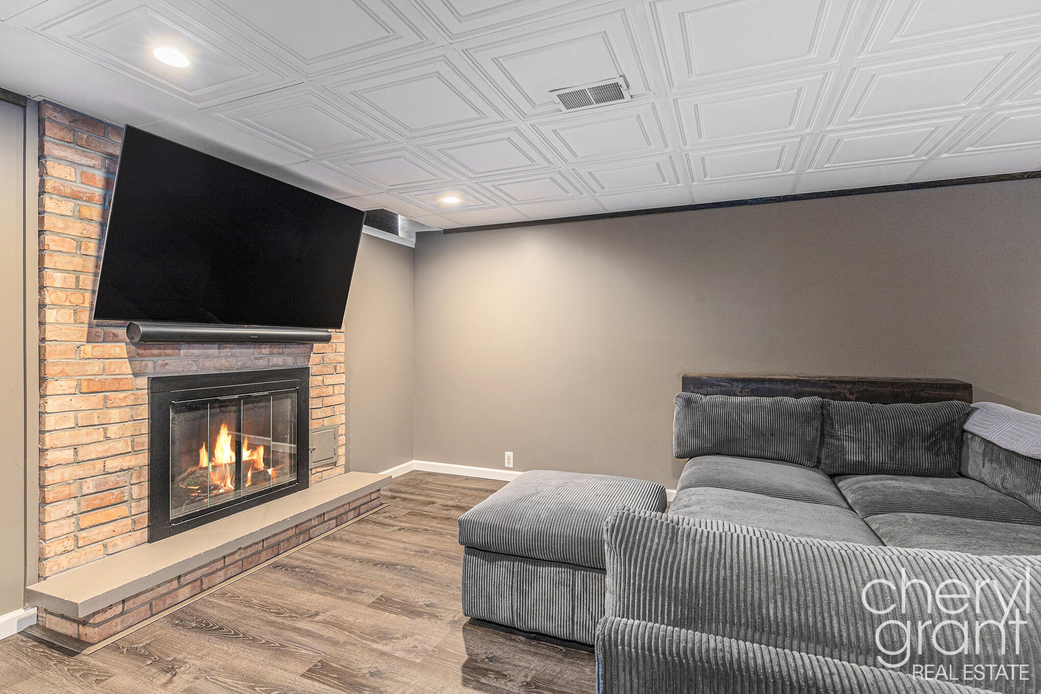 3258 Sunnyhill Street NE