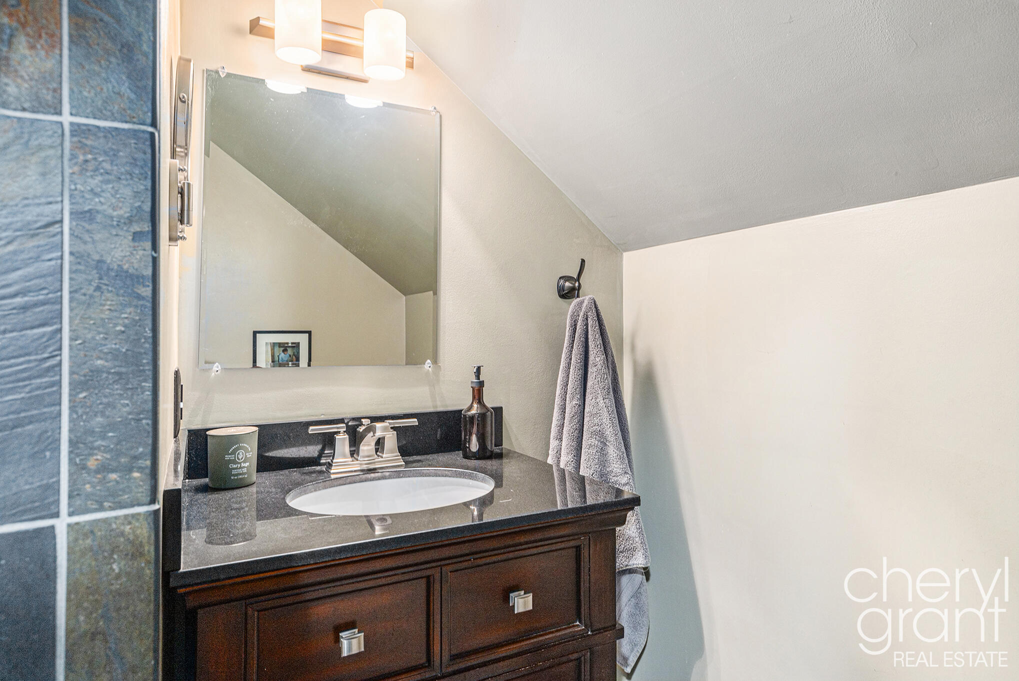 3258 Sunnyhill Street NE