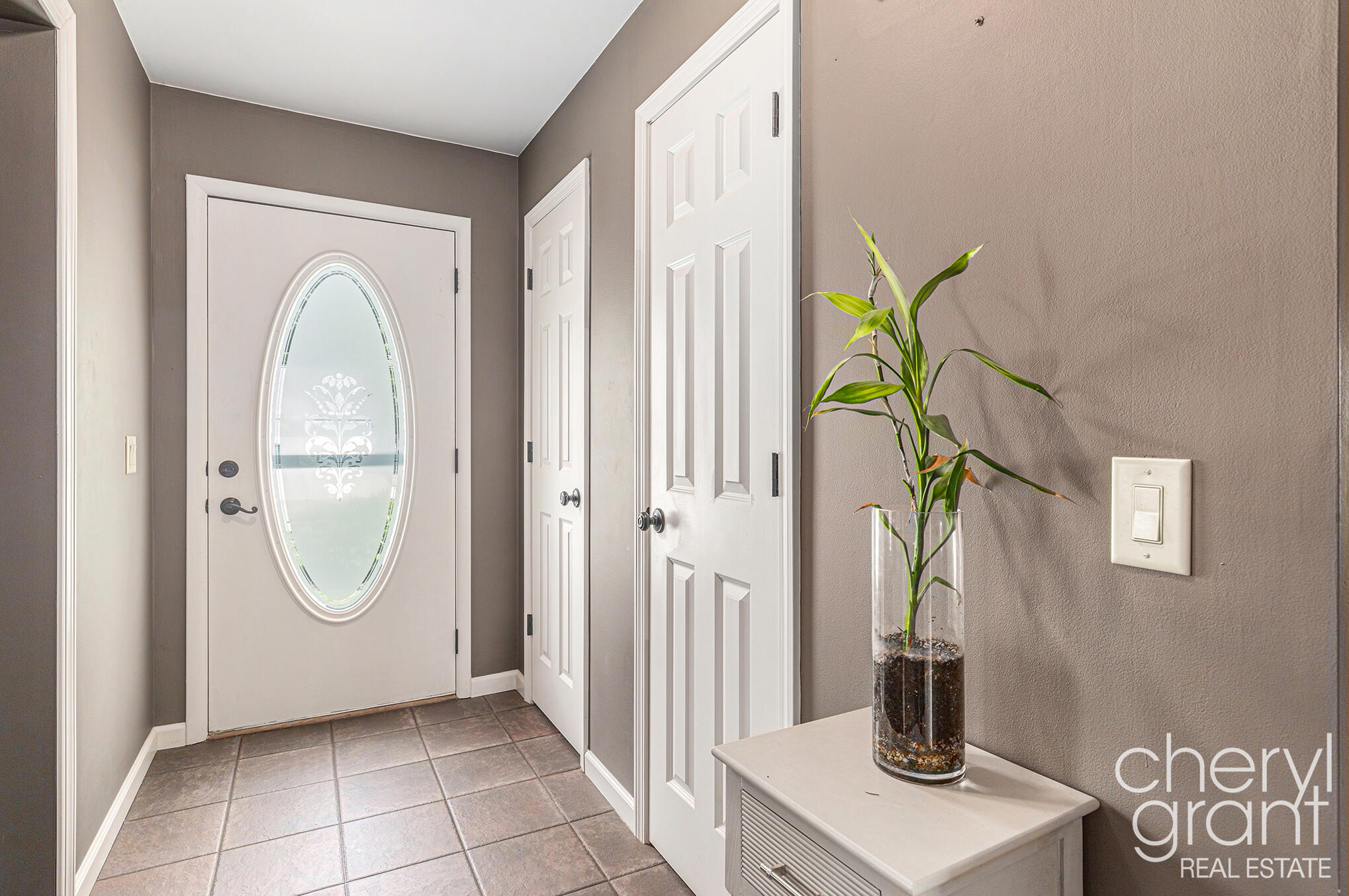 3258 Sunnyhill Street NE