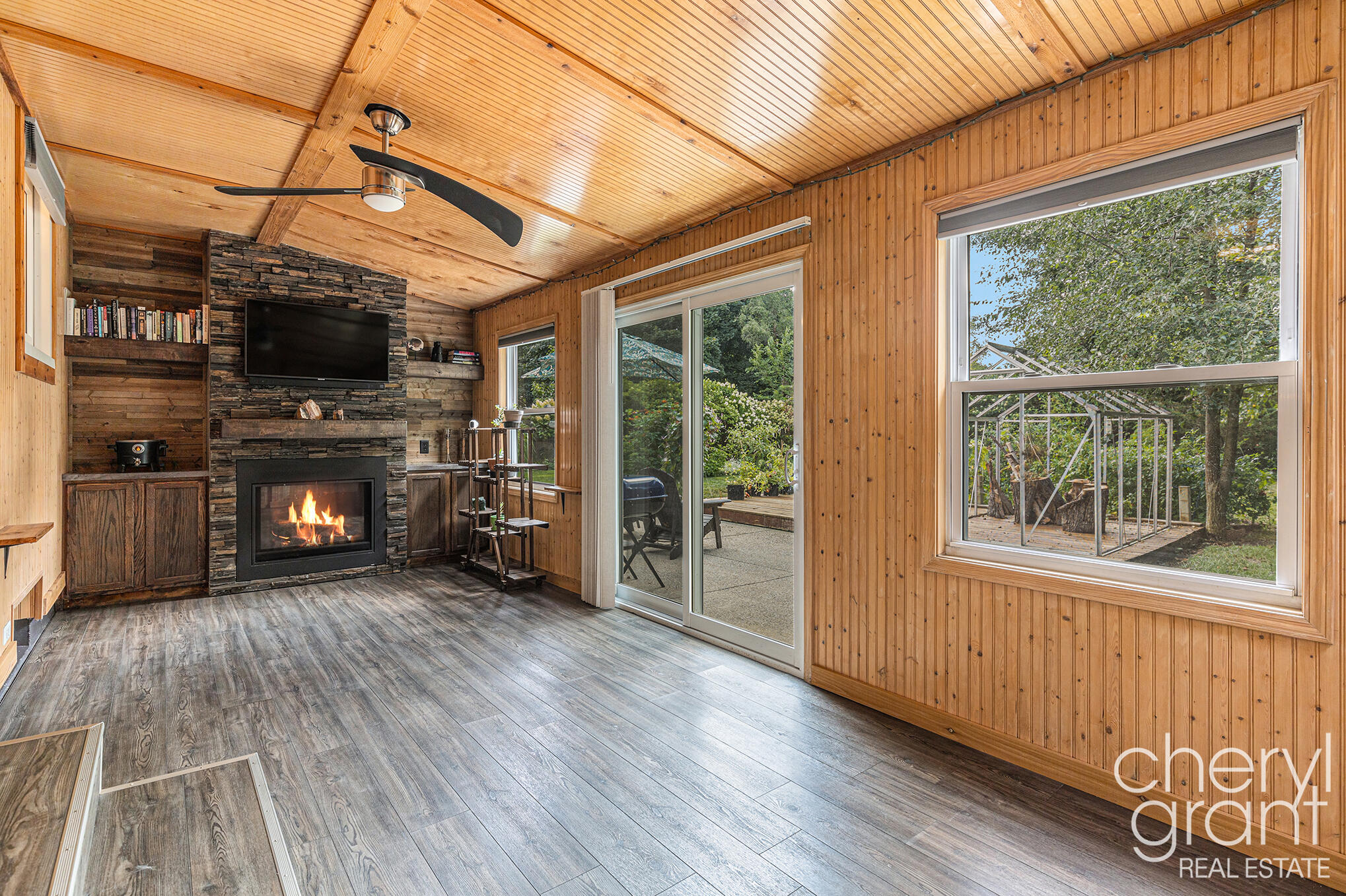 3258 Sunnyhill Street NE