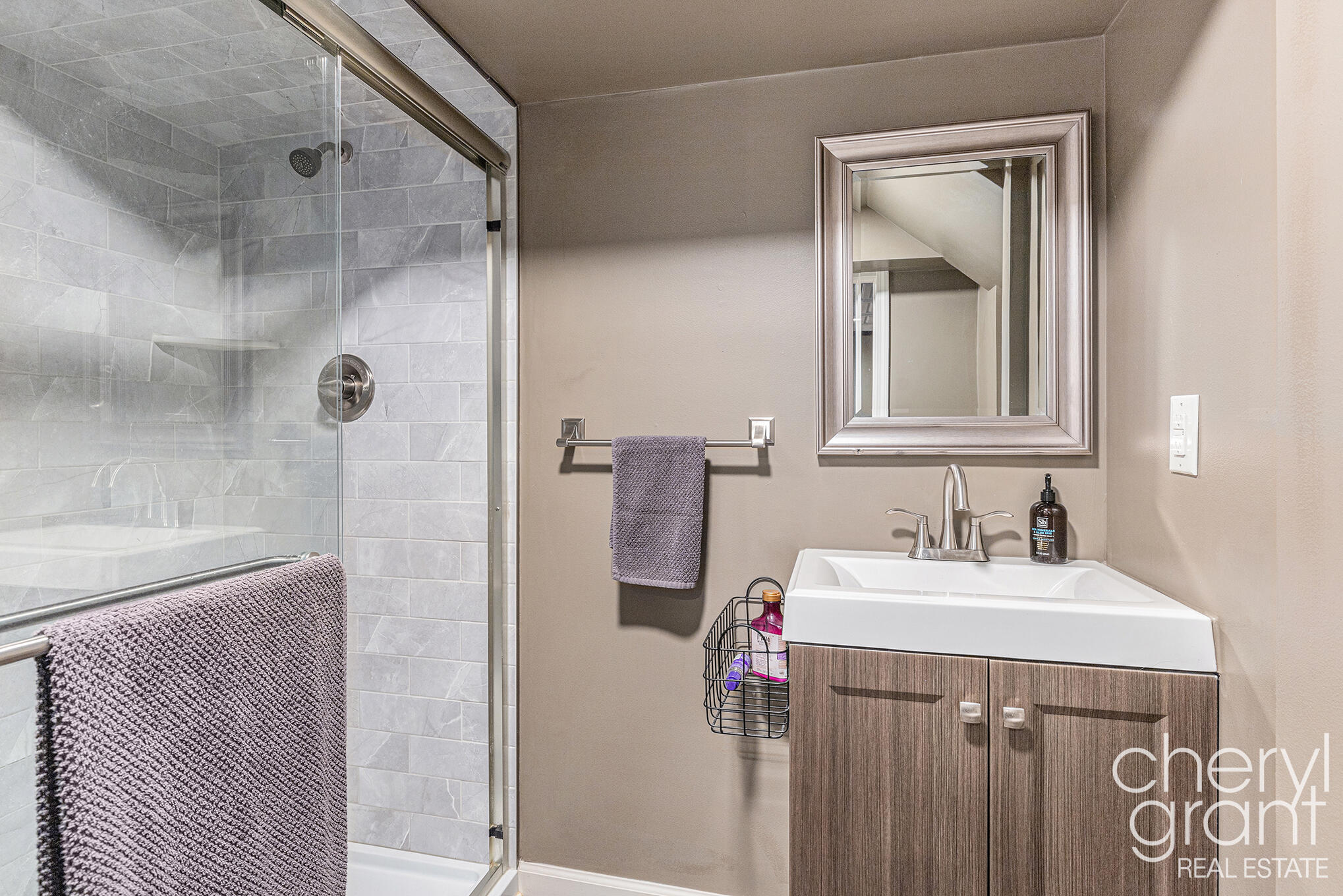 3258 Sunnyhill Street NE