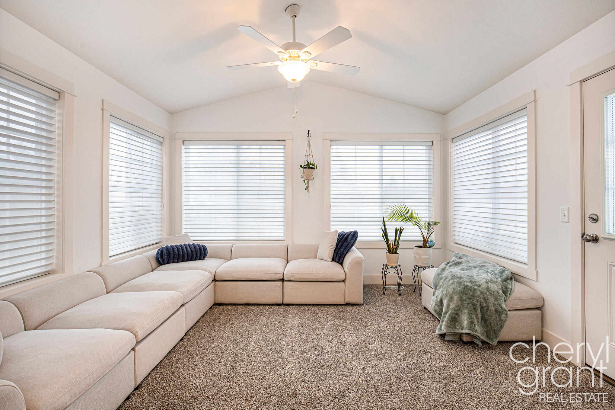 6556 Gracepoint Drive SE