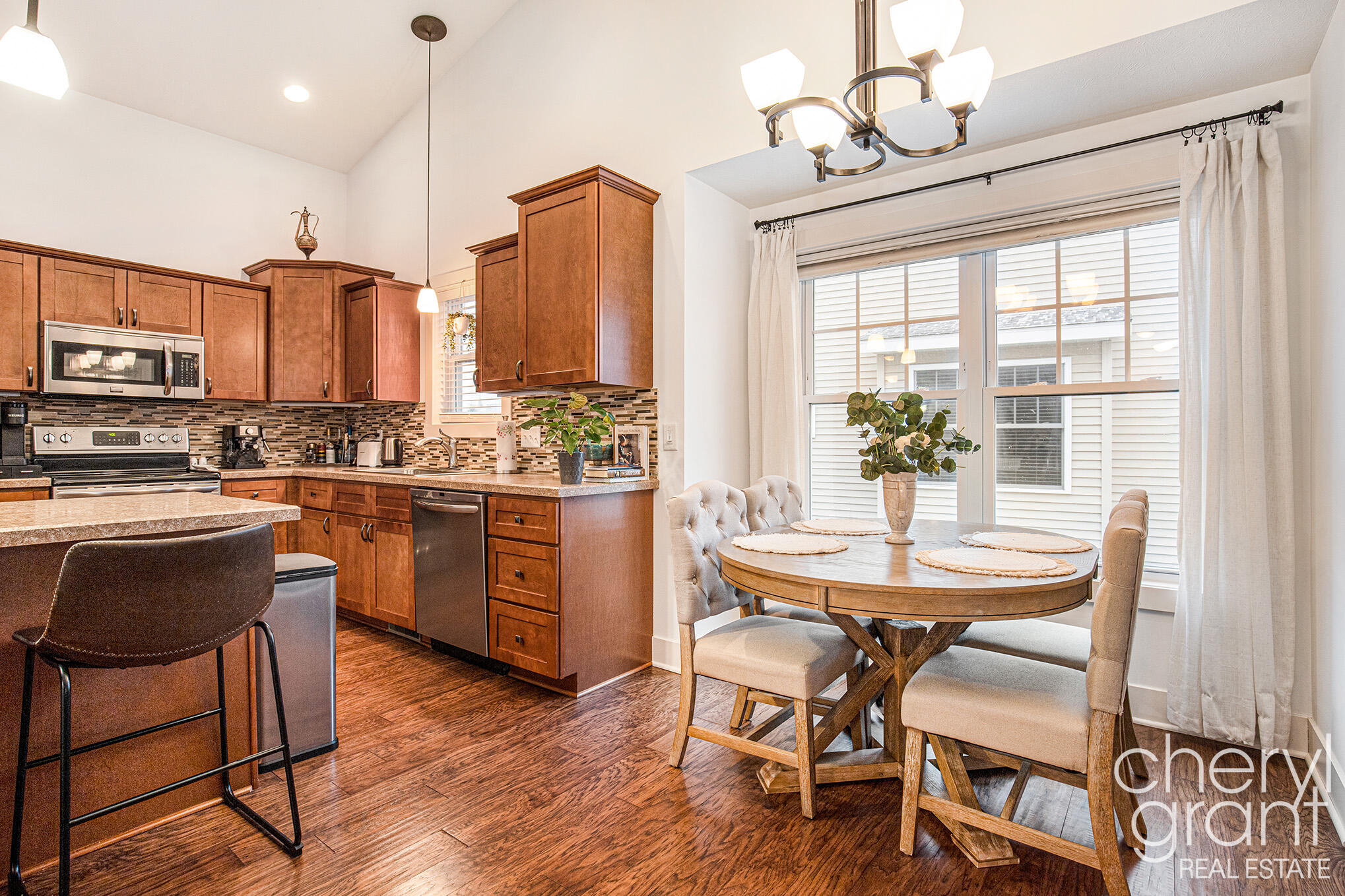 6556 Gracepoint Drive SE