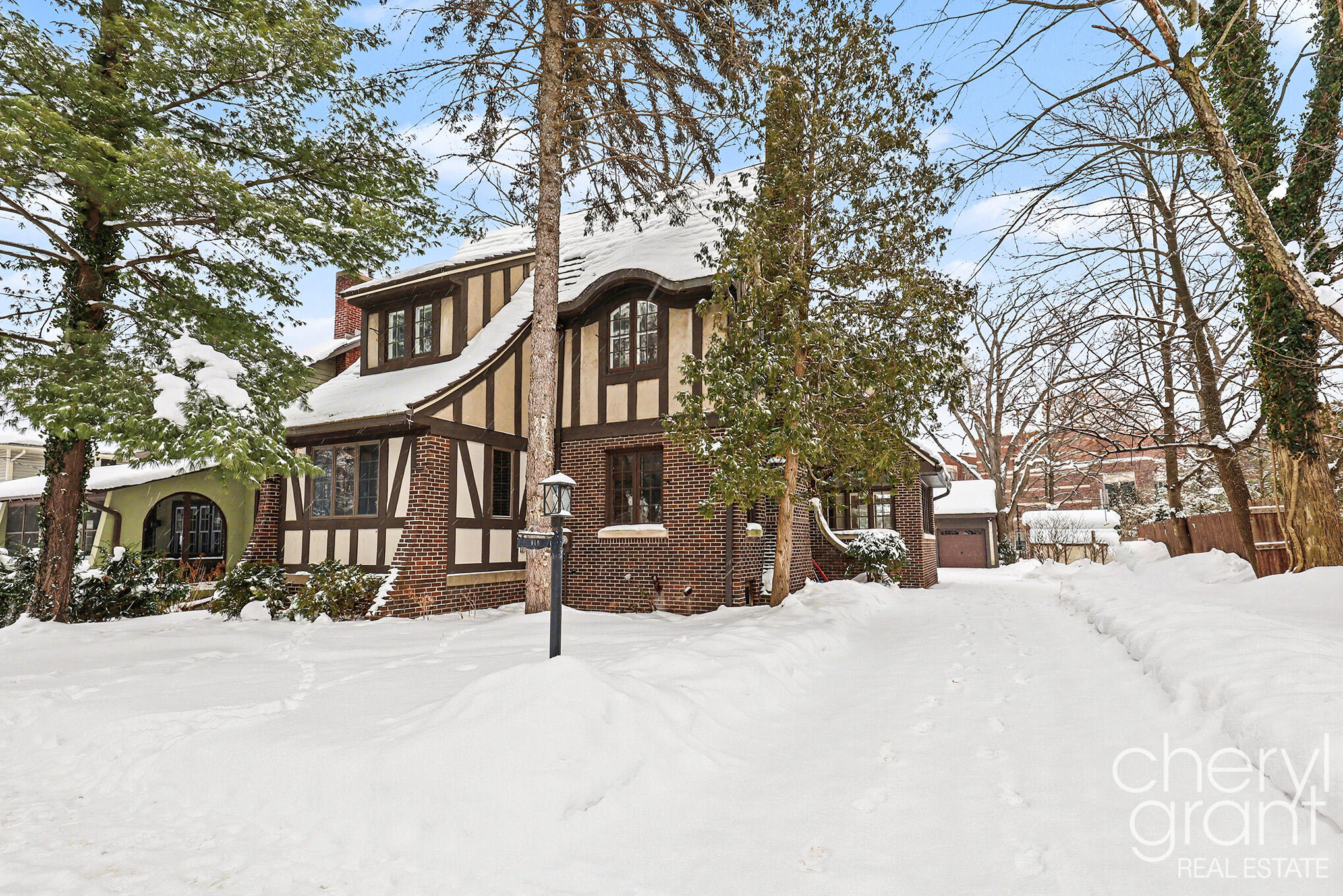 618 Laurel Avenue SE