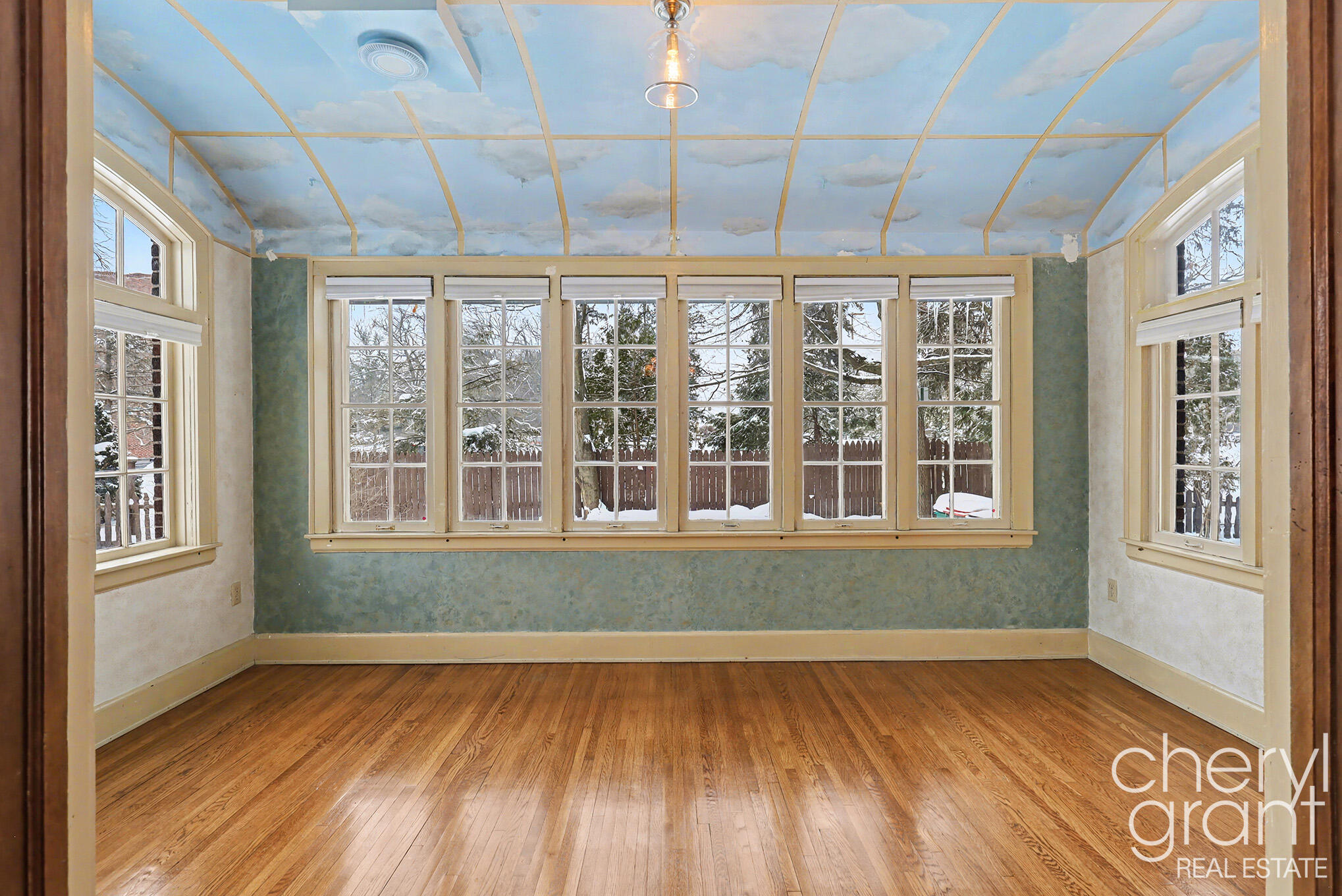 618 Laurel Avenue SE