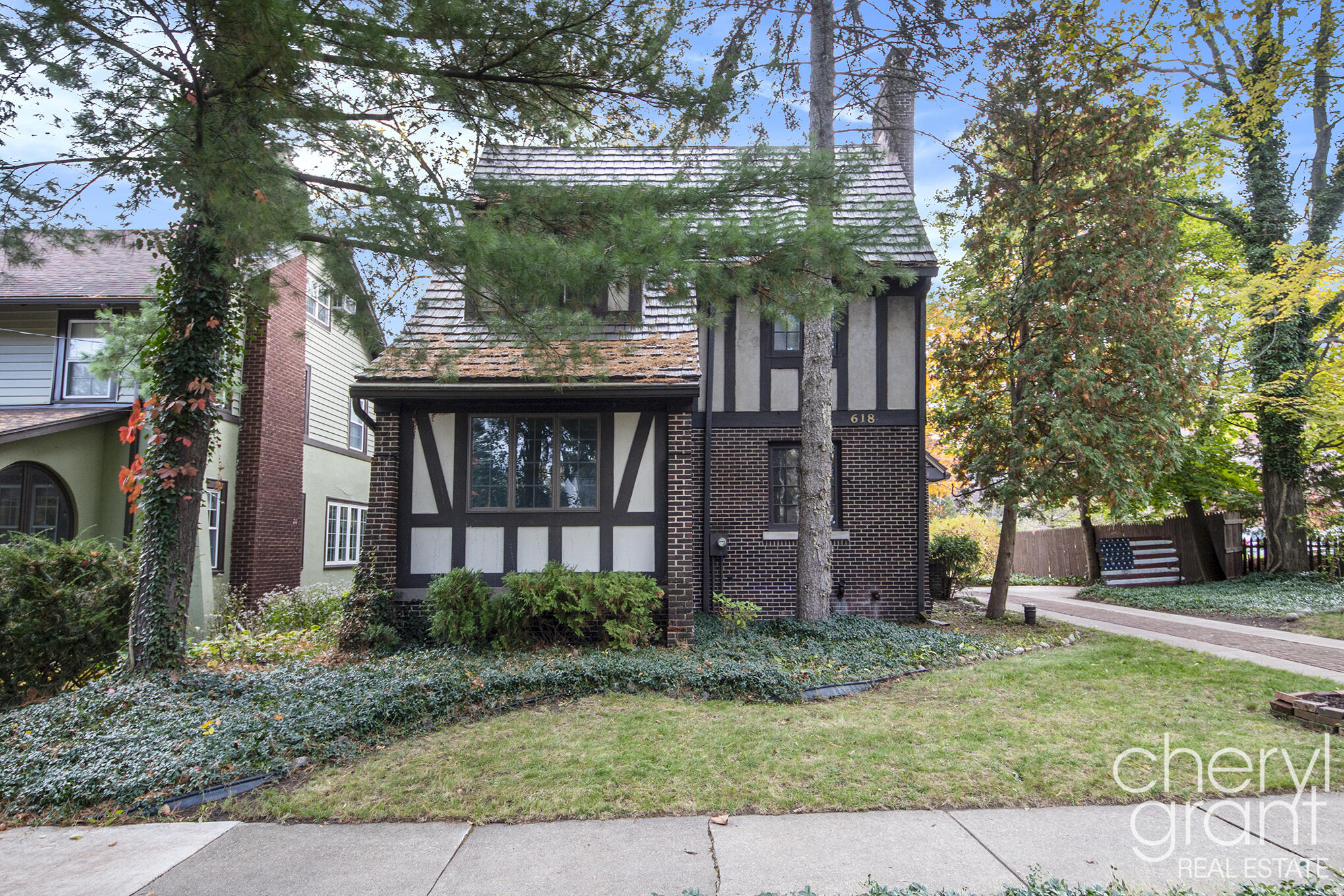 618 Laurel Avenue SE