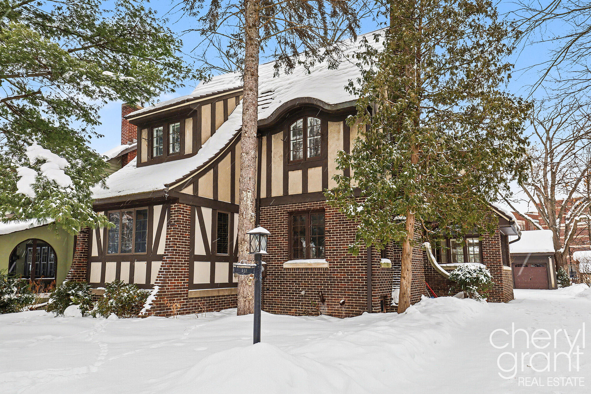 618 Laurel Avenue SE