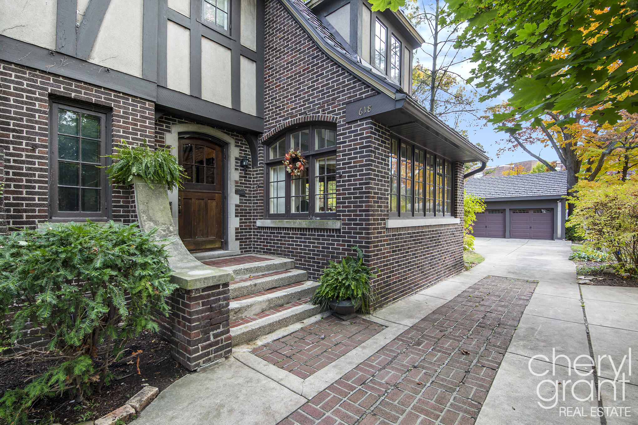 618 Laurel Avenue SE