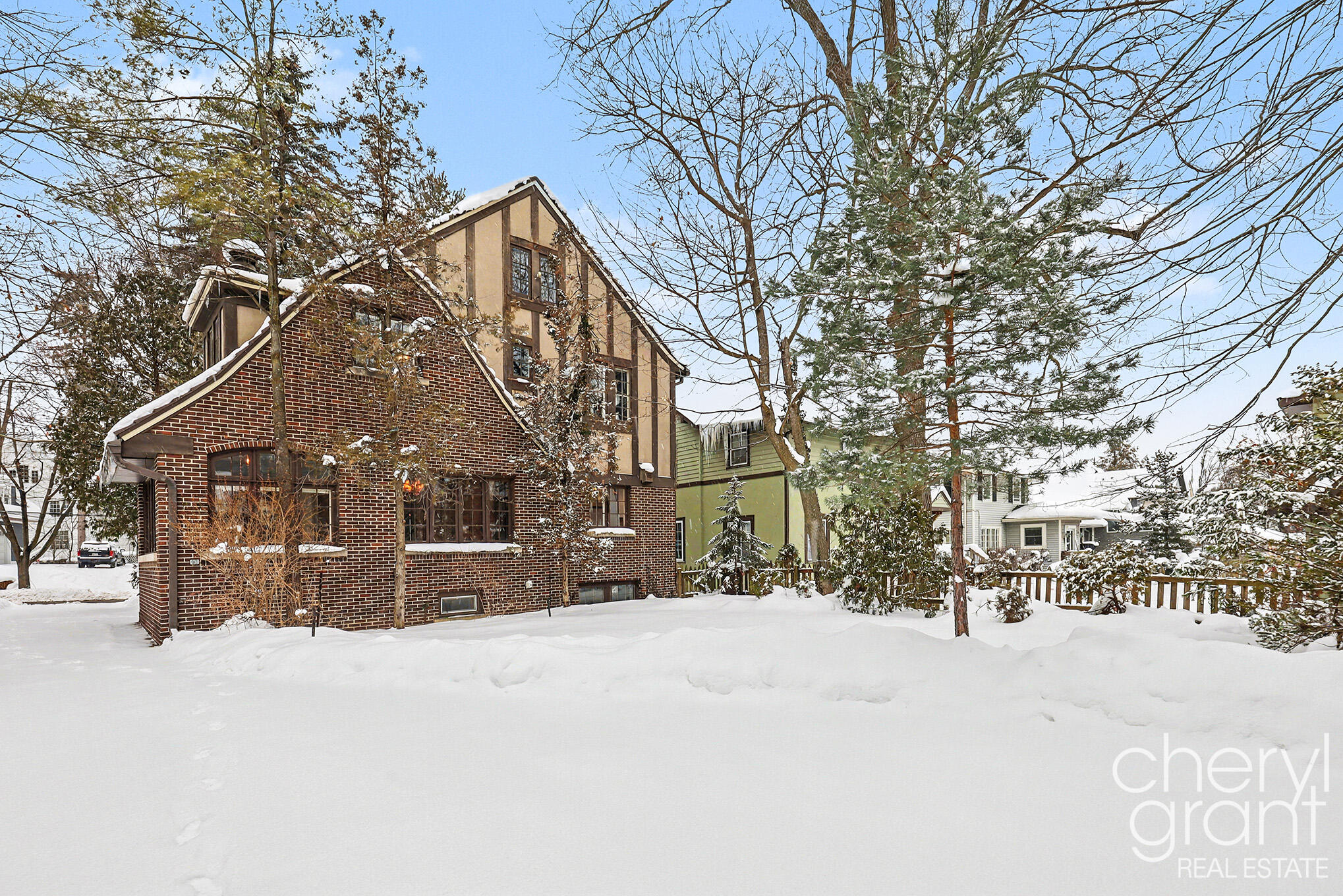 618 Laurel Avenue SE