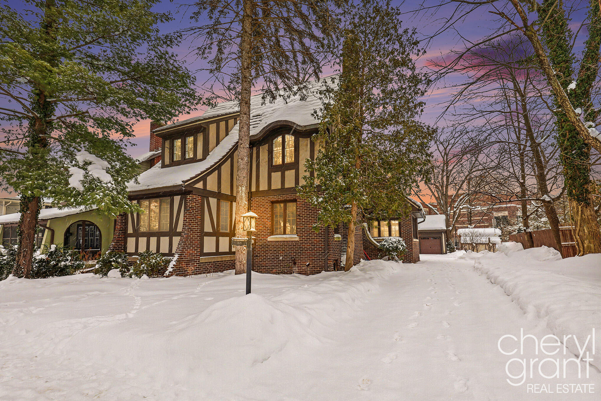 618 Laurel Avenue SE