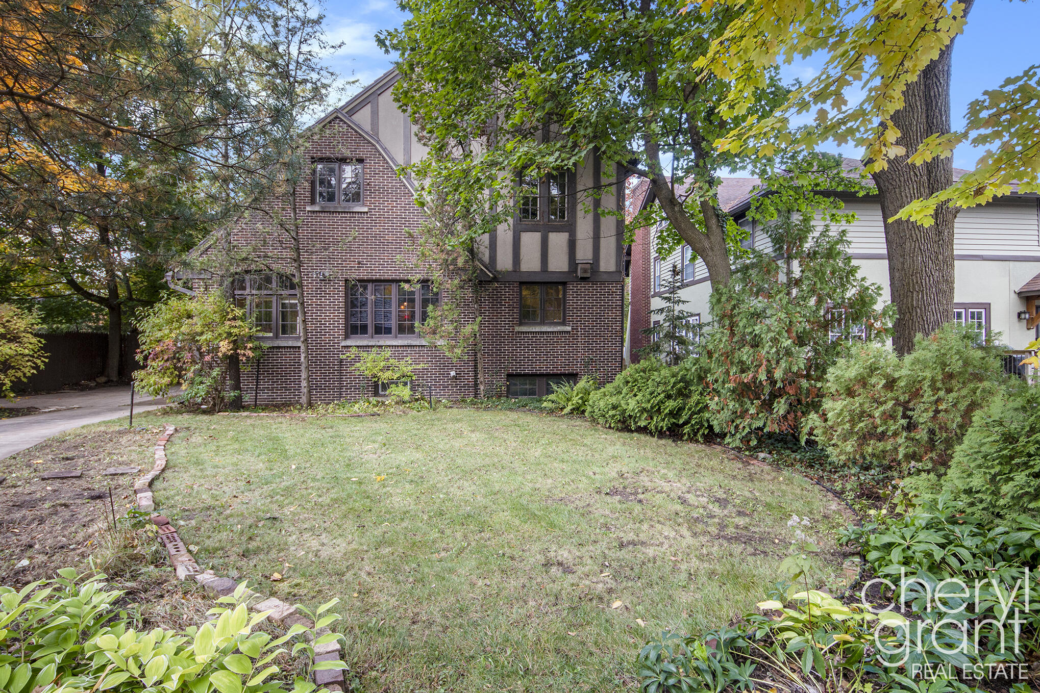 618 Laurel Avenue SE