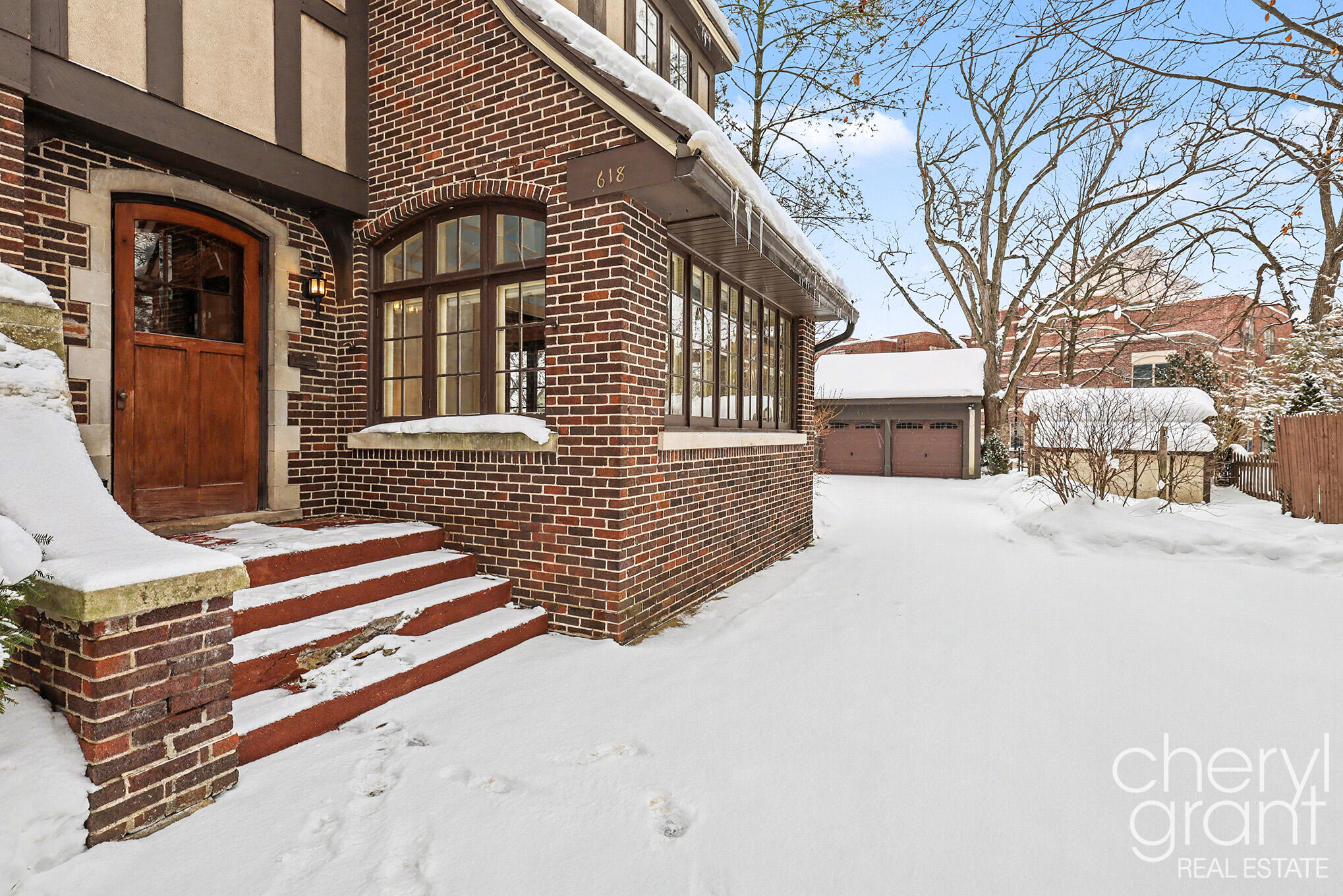 618 Laurel Avenue SE