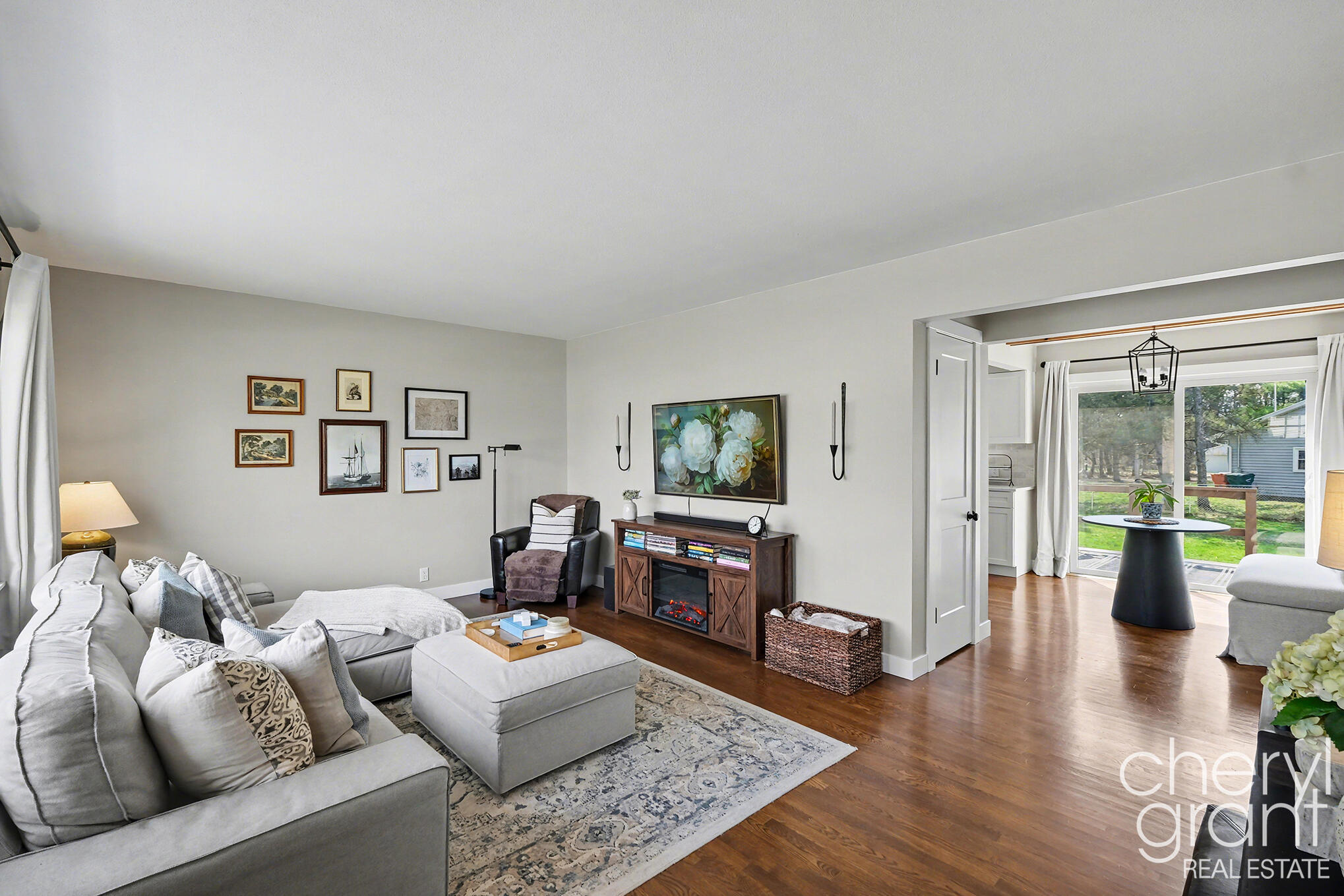 4040 Ziverts Street NE