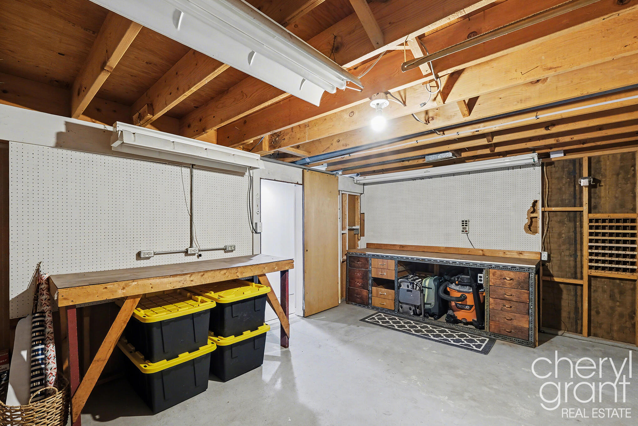 4040 Ziverts Street NE