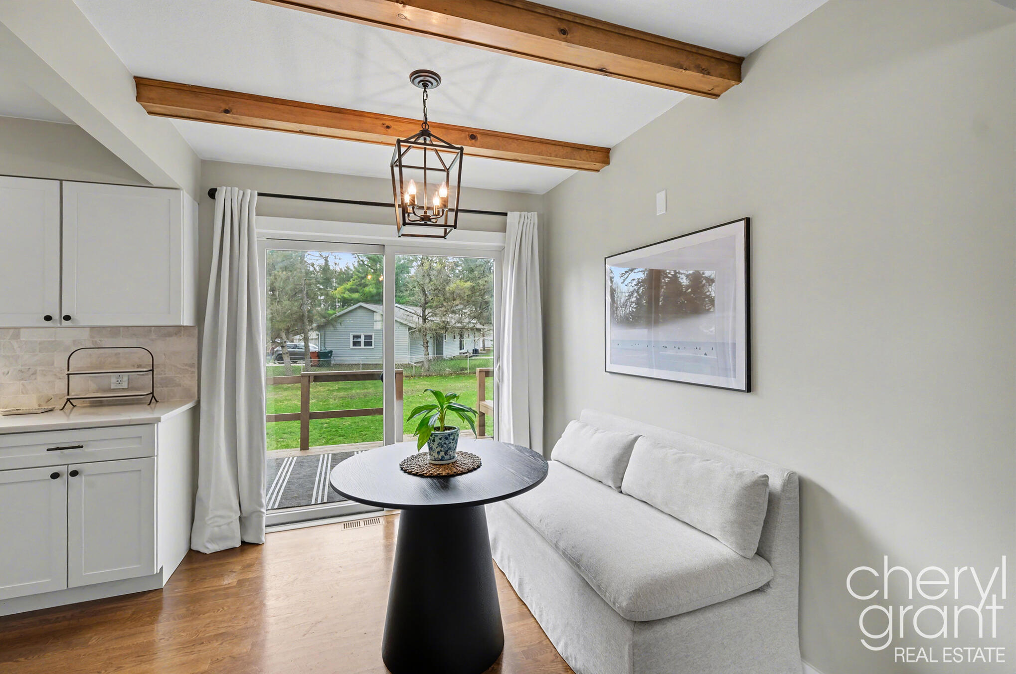 4040 Ziverts Street NE