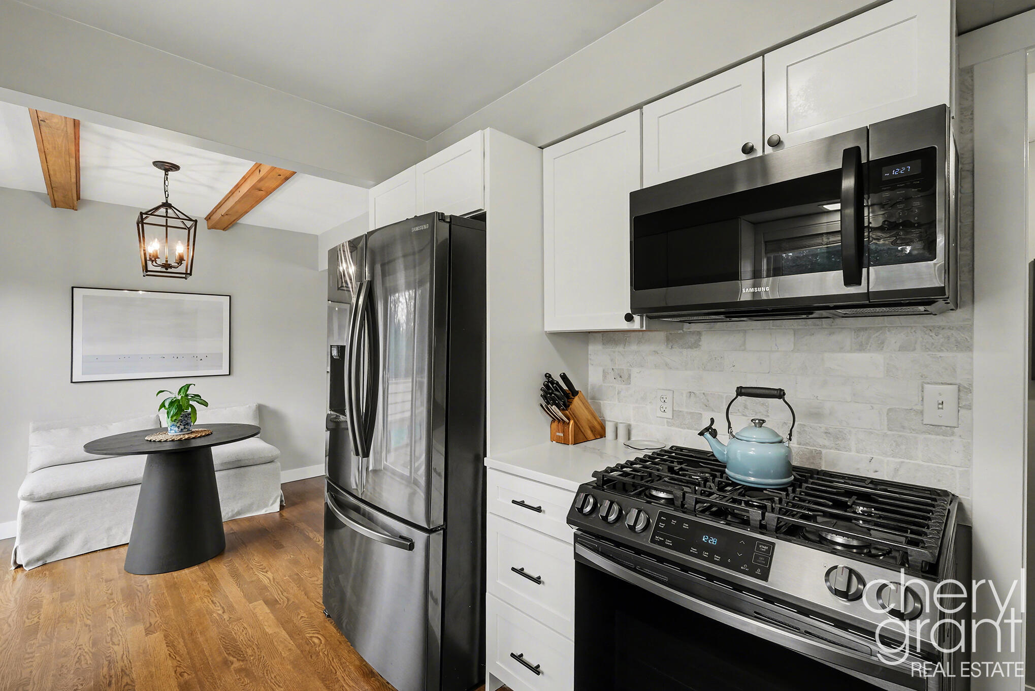 4040 Ziverts Street NE