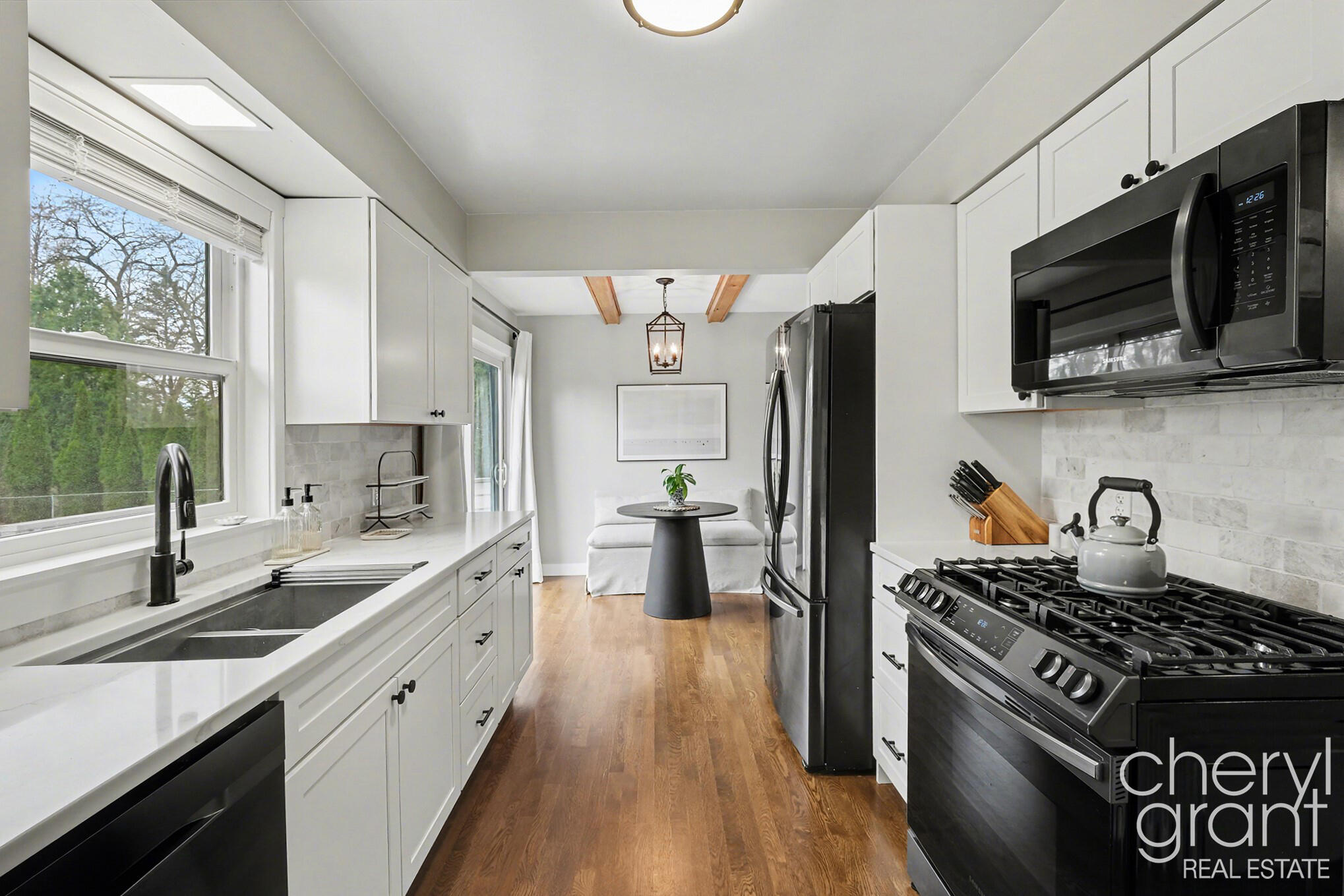 4040 Ziverts Street NE