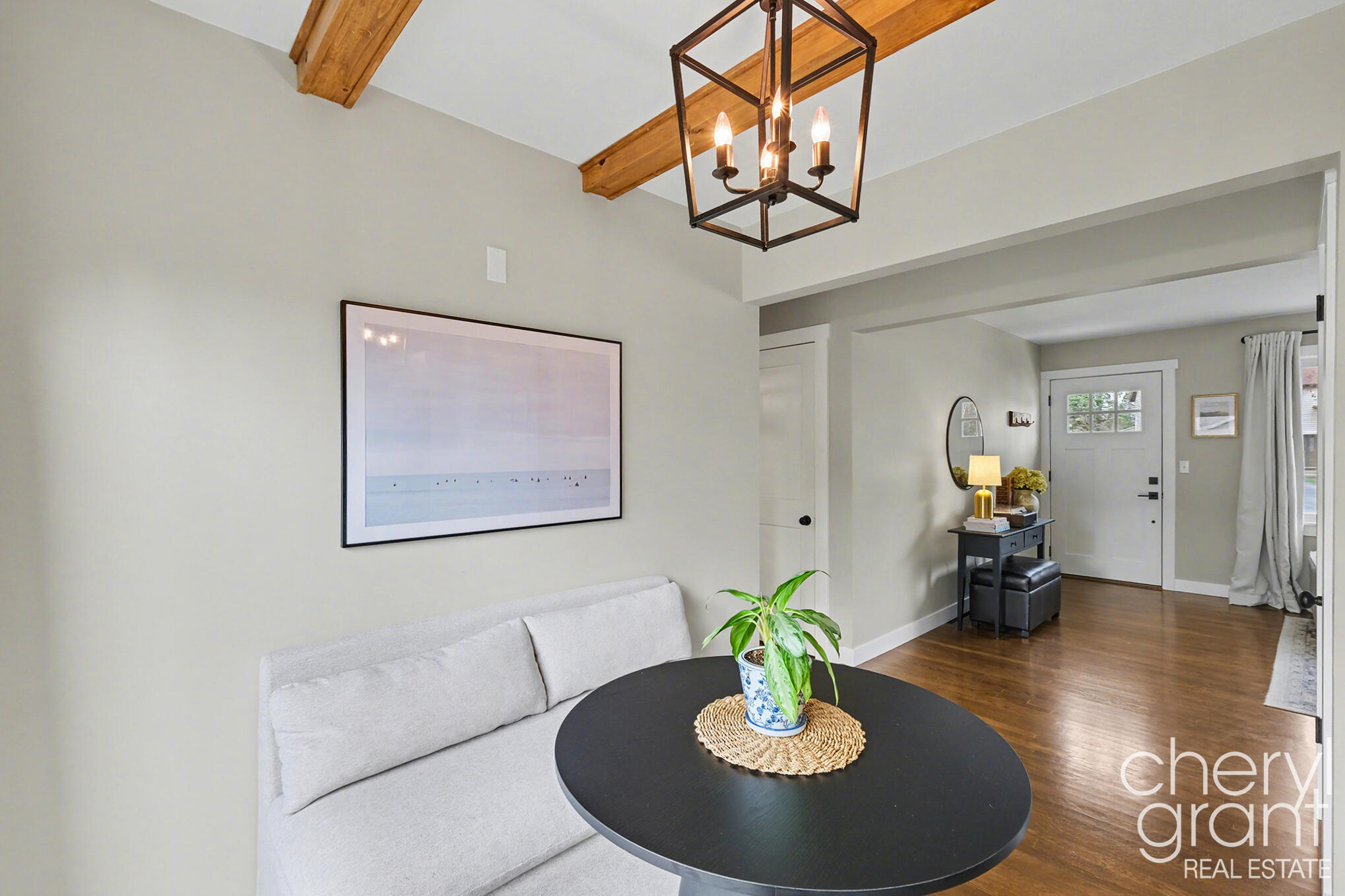 4040 Ziverts Street NE