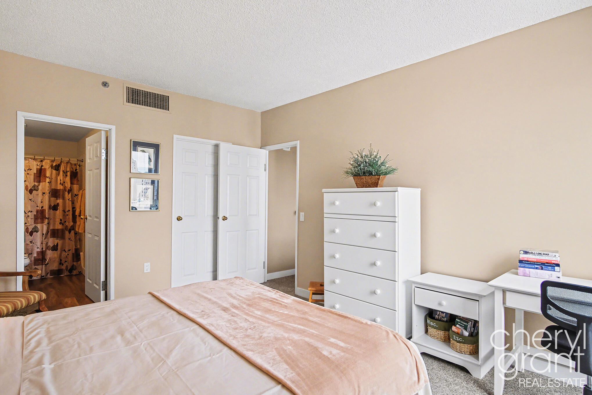 158 Campau Circle NW