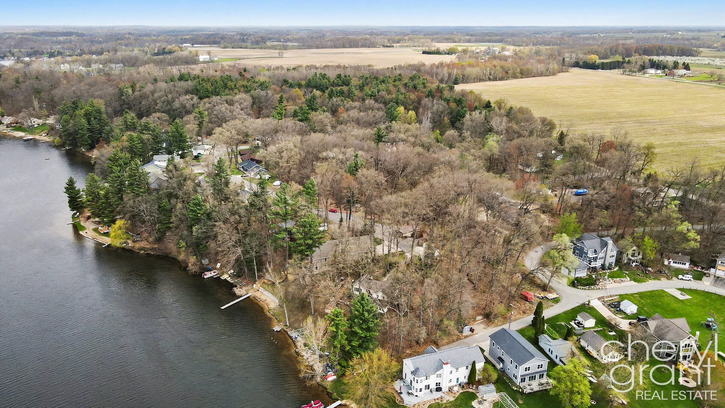 7406 Ravine Drive NE