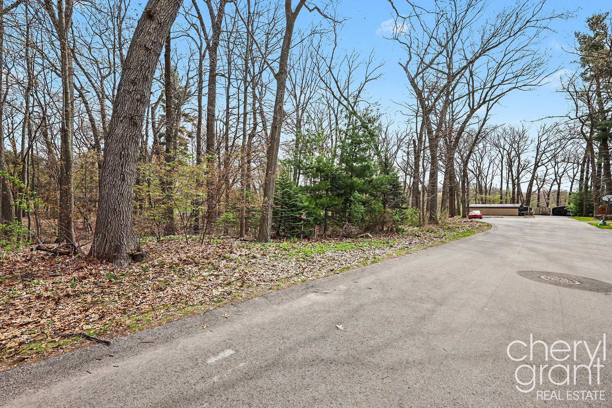 7406 Ravine Drive NE