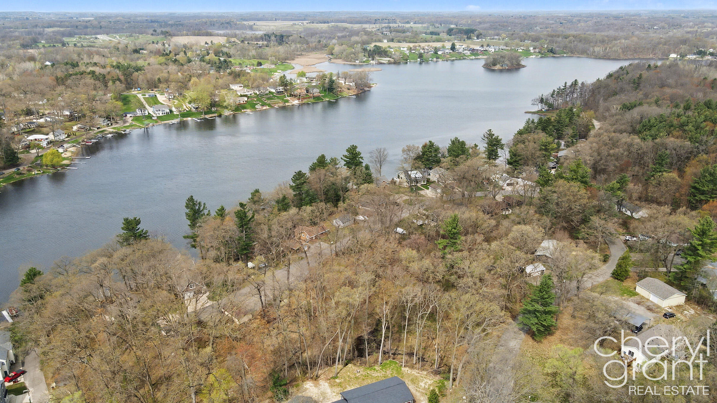 7406 Ravine Drive NE