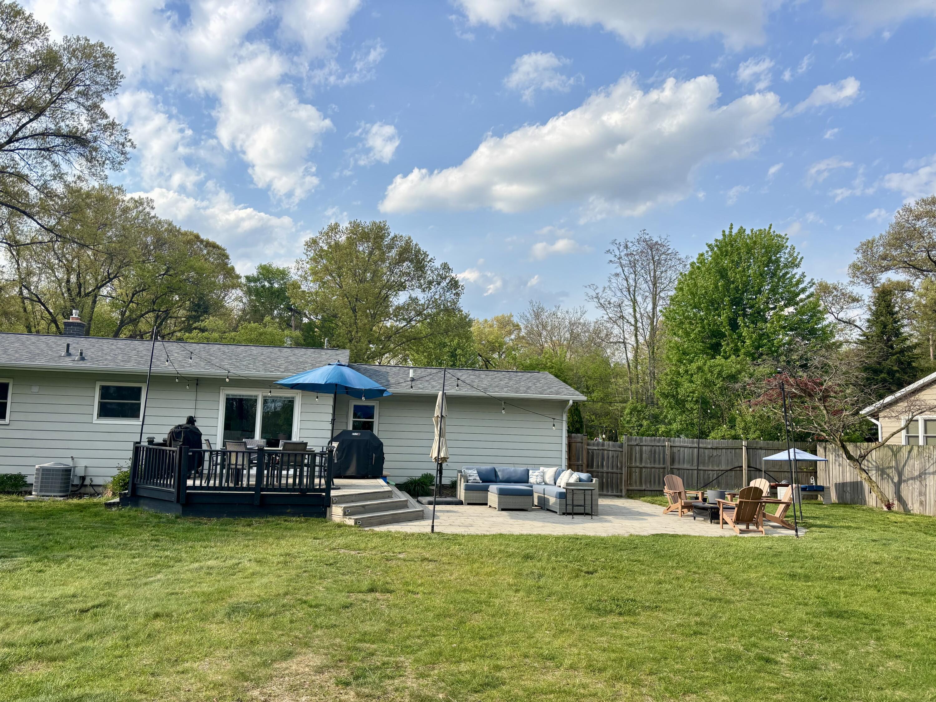 2002 Garret Drive NE
