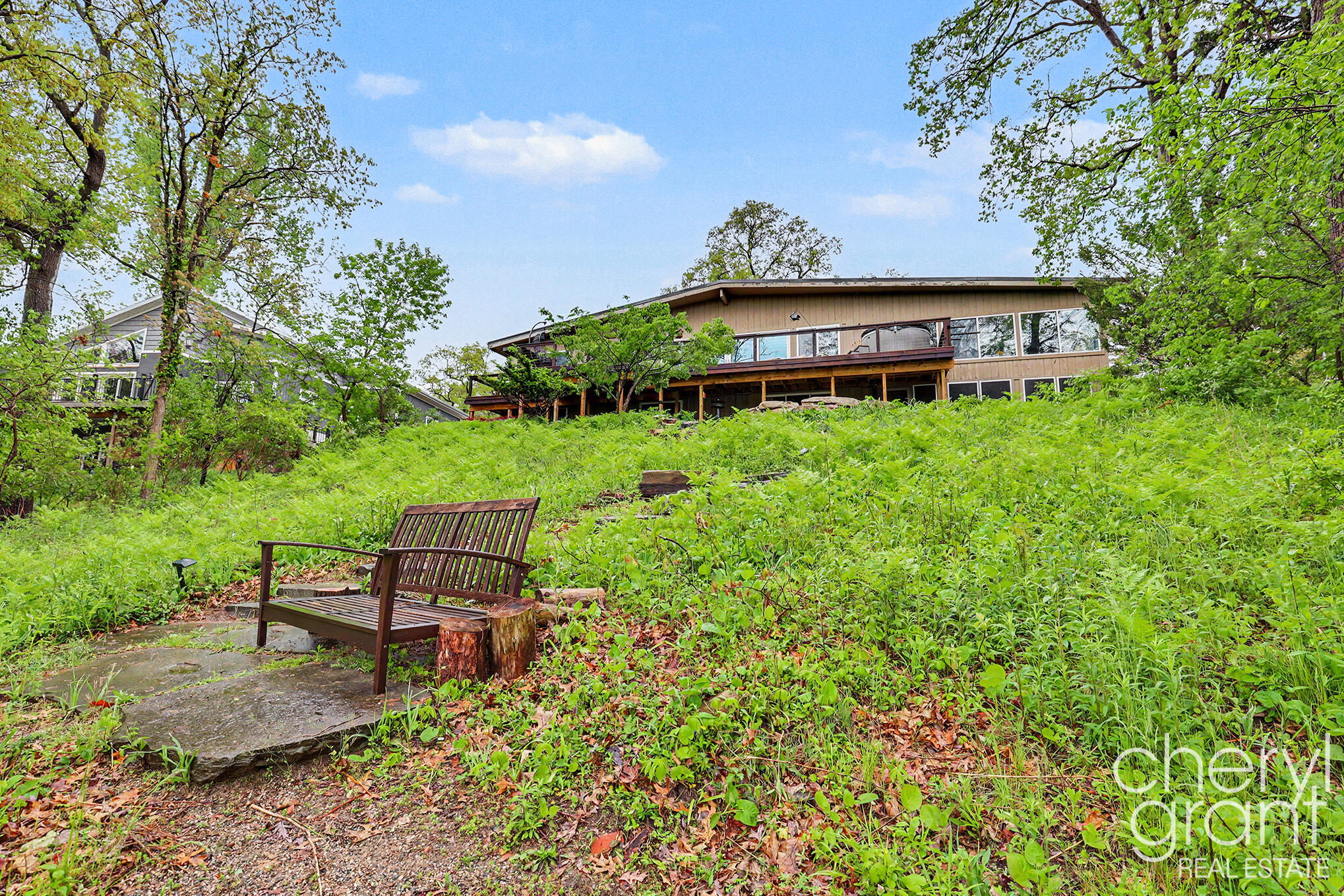 3255 Dorais Drive NE