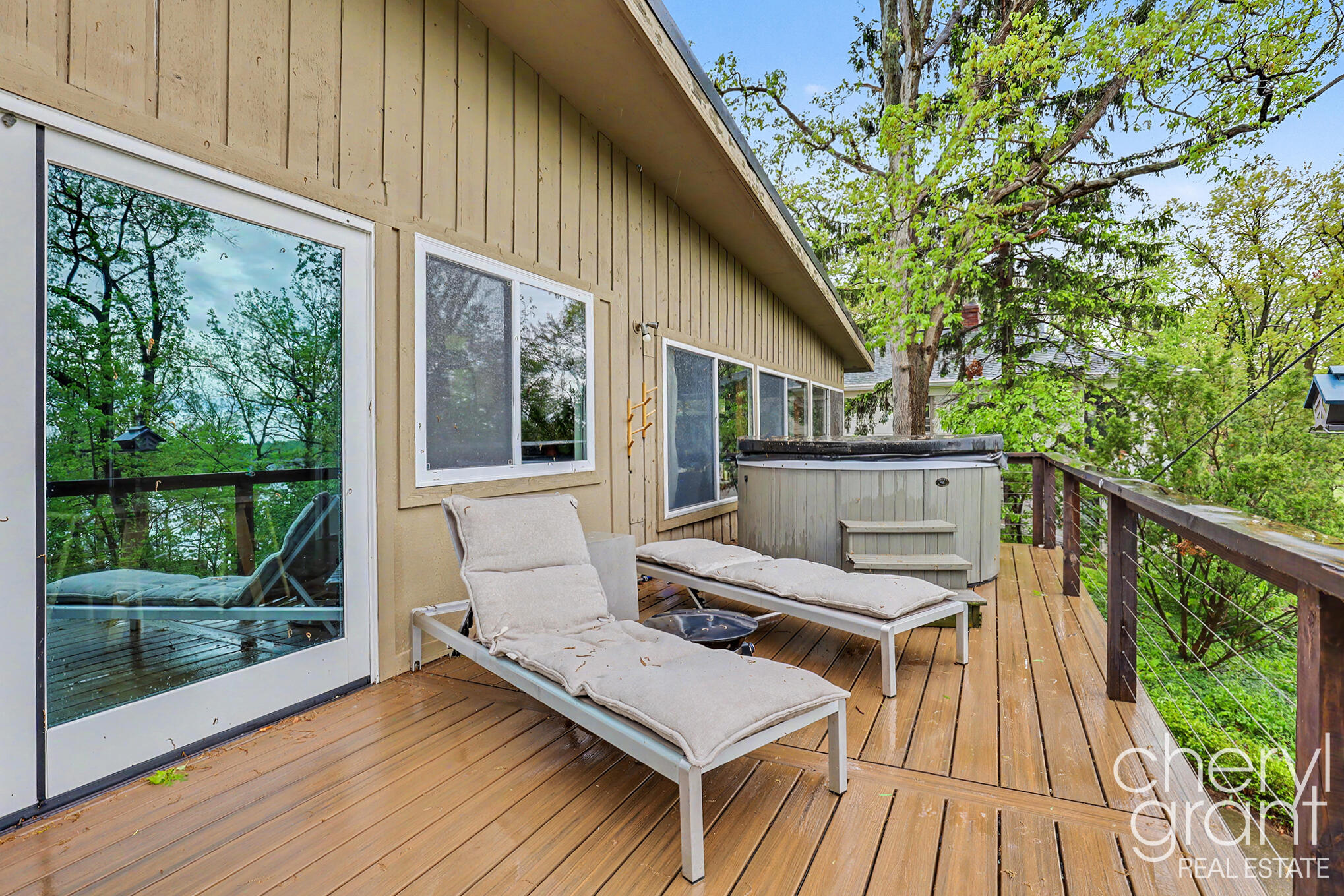 3255 Dorais Drive NE