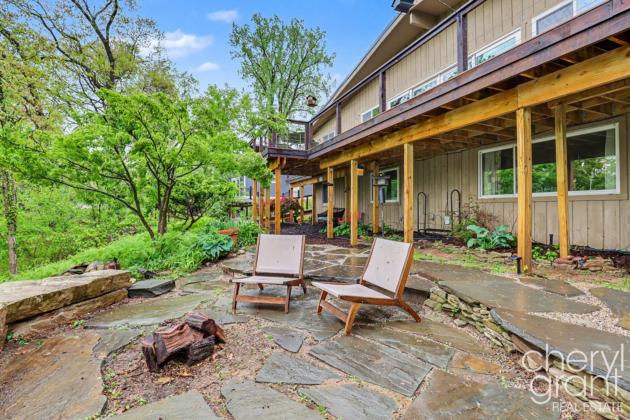 3255 Dorais Drive NE