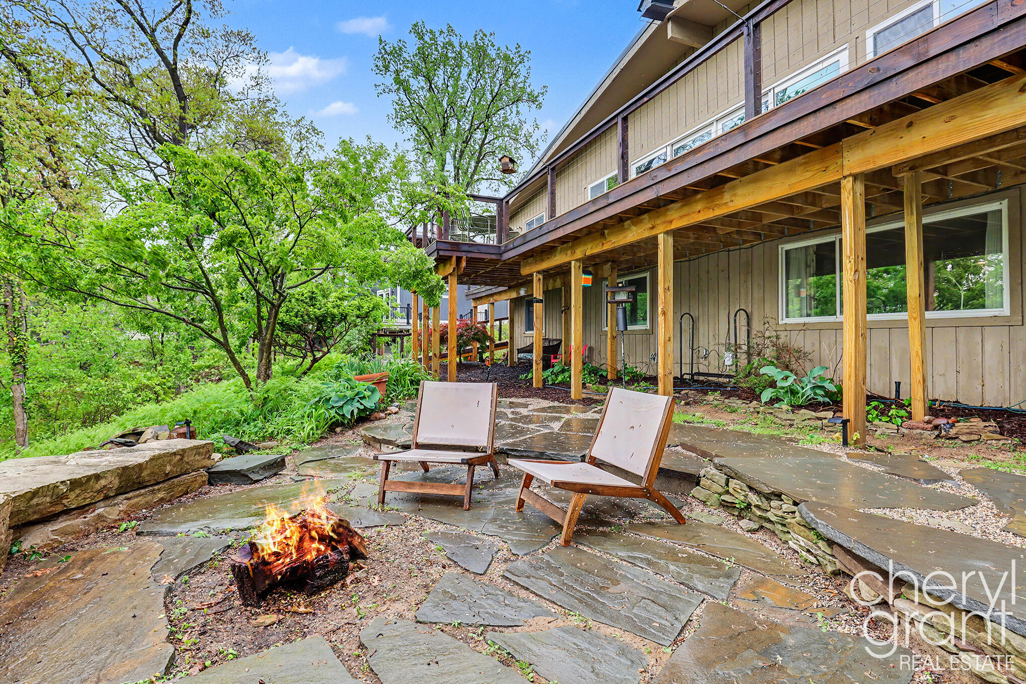 3255 Dorais Drive NE