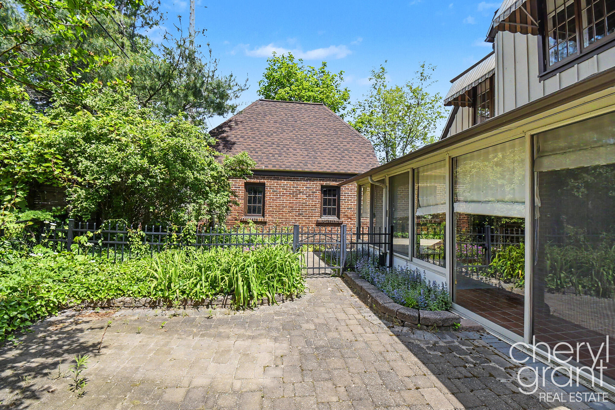 1139 Cadillac Drive SE
