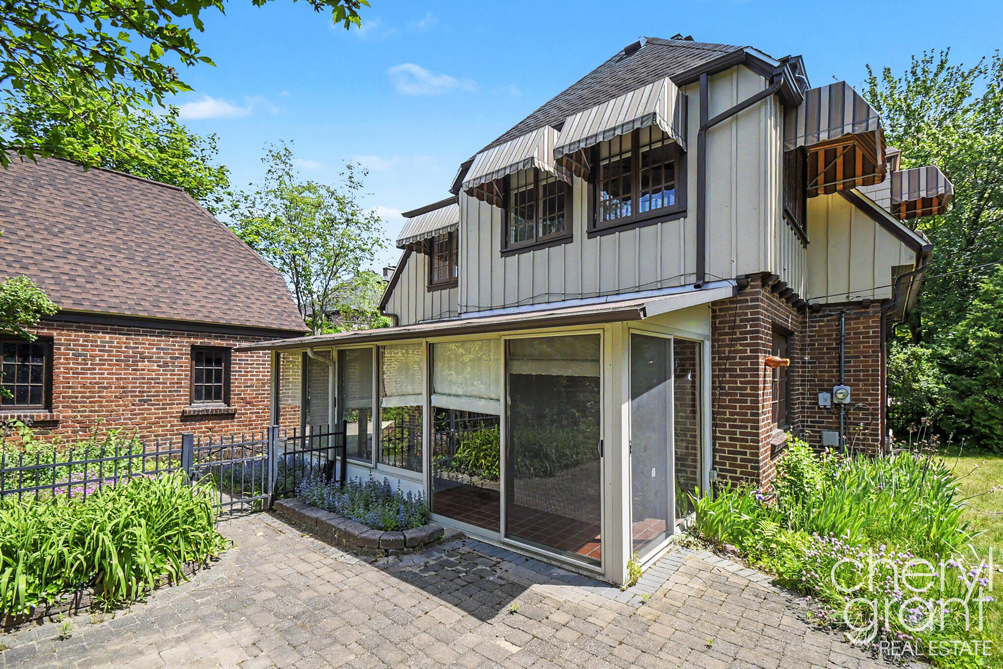 1139 Cadillac Drive SE